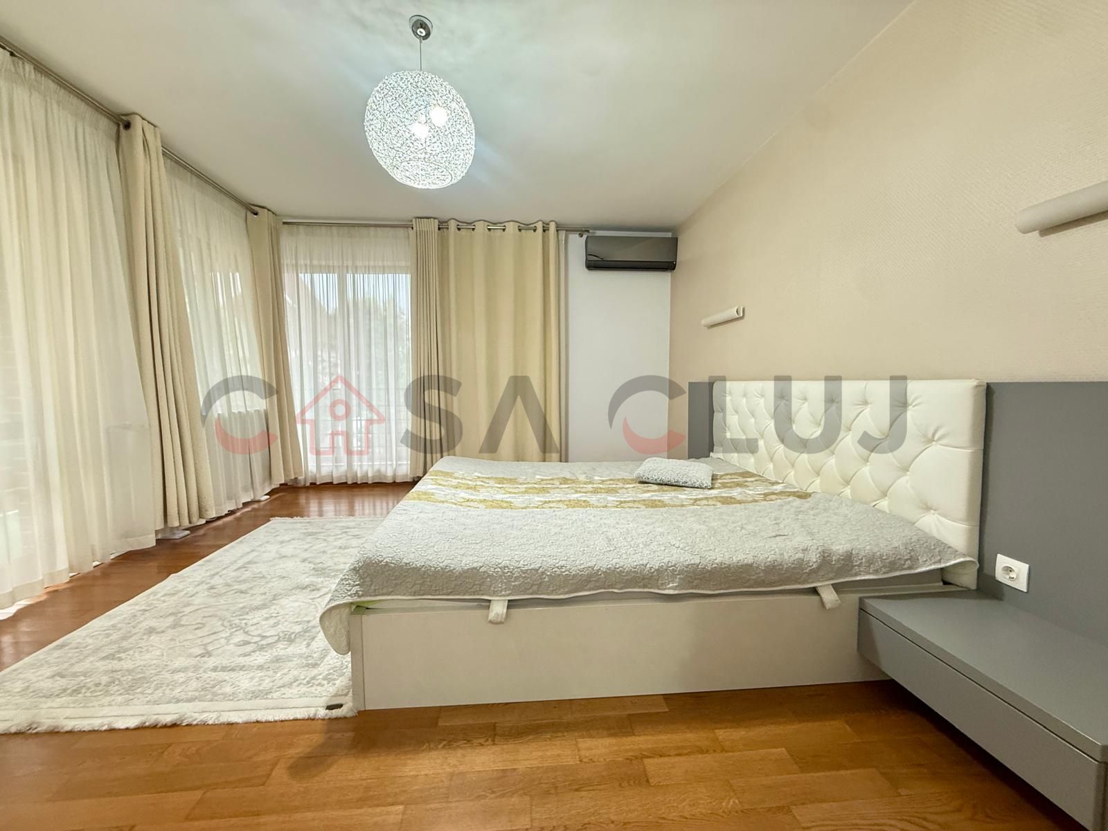 Apartament în vilă, curte, la cheie, parcare, Europa — fotografia 5