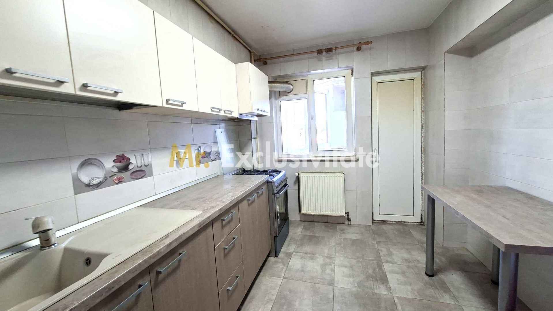 Apartament 3 camere Ultracentral-Pitesti-Bloc Mobilux etaj intermediar — fotografia 7