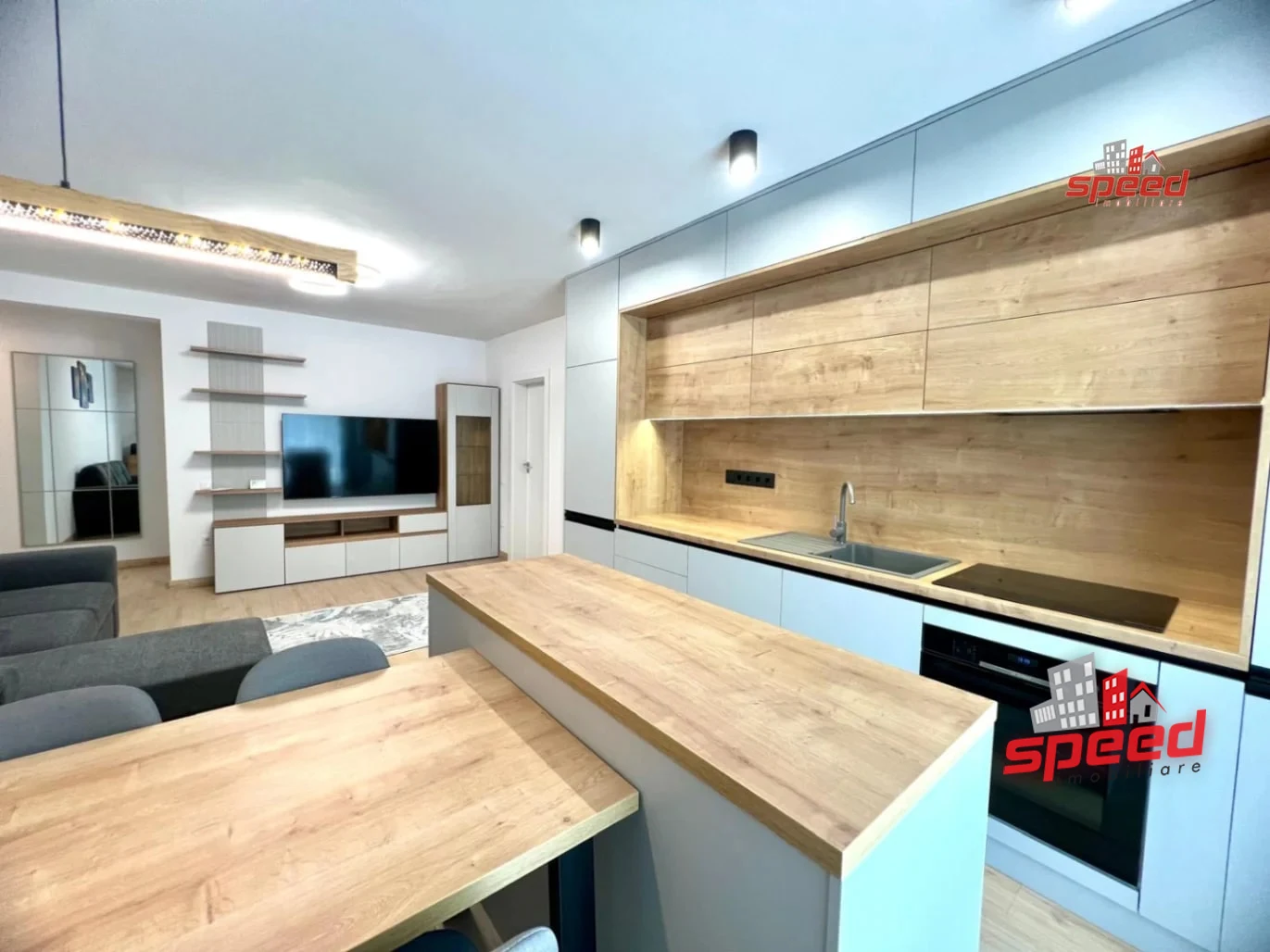 De închiriat apartament cu 3 camere în Târgu Mureș - 7 Noiembrie