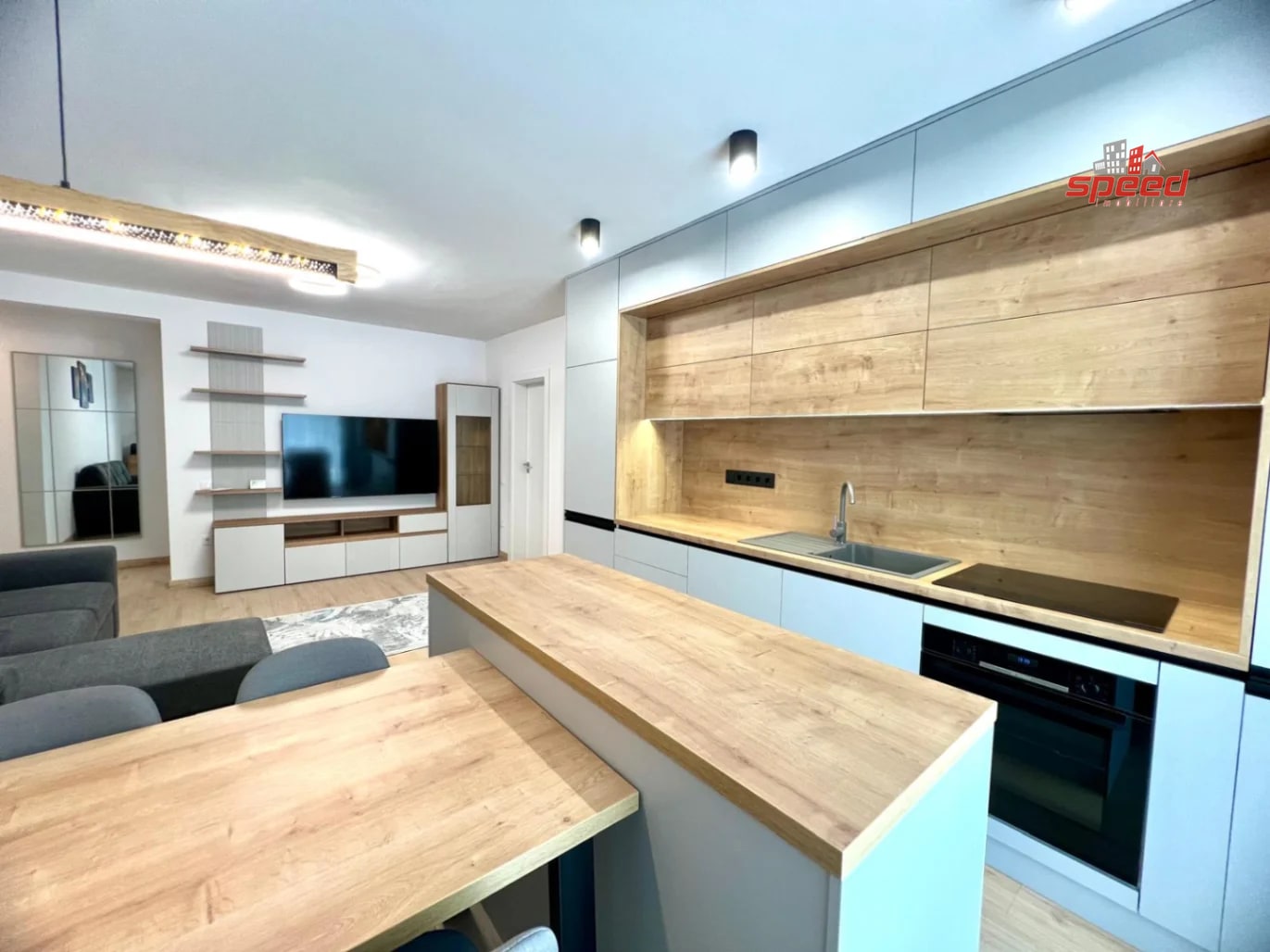 De închiriat apartament cu 3 camere în Târgu Mureș - 7 Noiembrie