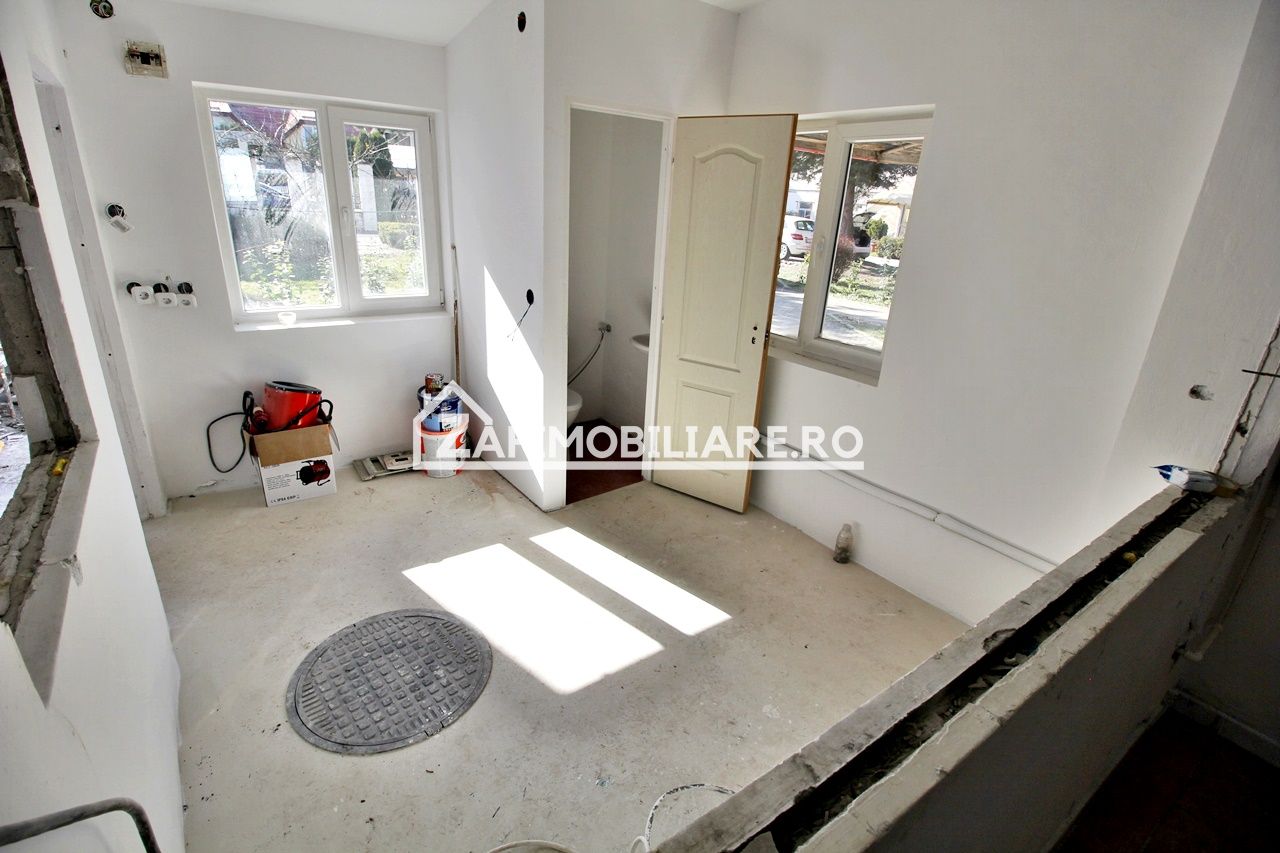 Spatiu Comercial zona Gh.Doja,70 mp.2 parcari private — fotografia 5