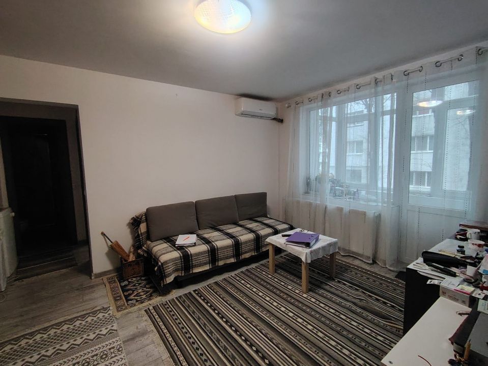 apartament semidecomandat 3 camere
