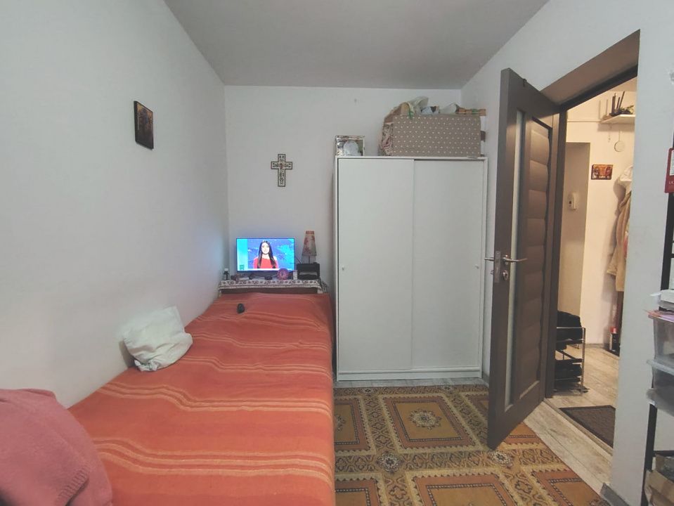 apartament semidecomandat 3 camere — fotografia 3