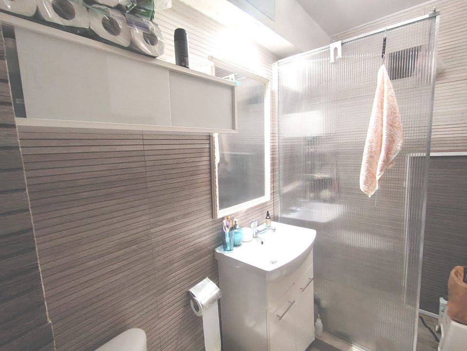 apartament semidecomandat 3 camere — fotografia 4