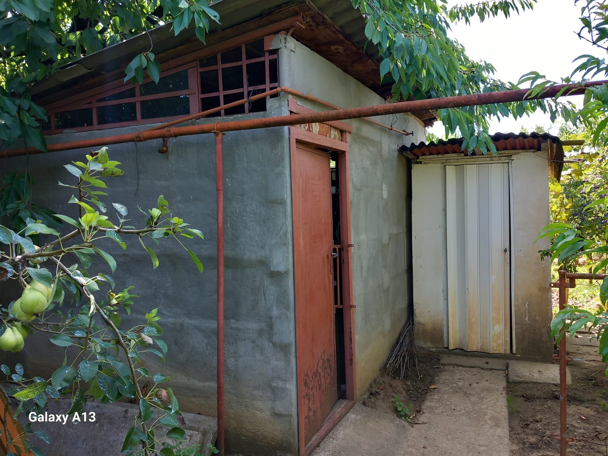 Ag EUROPA vinde teren BERCU ROSU toate utilitatile și casa vacanta. — fotografia 5