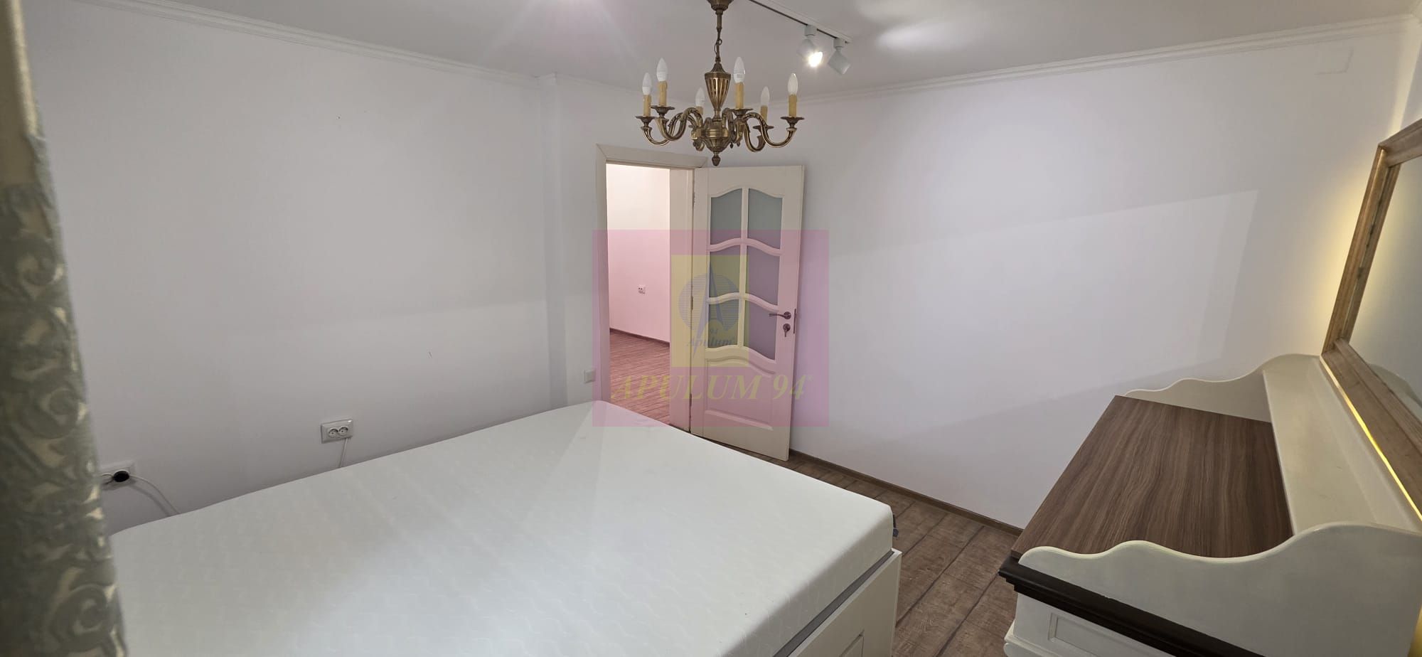 Apartament cu 2 camere, spatiu comercial – Campina, central — fotografia 3