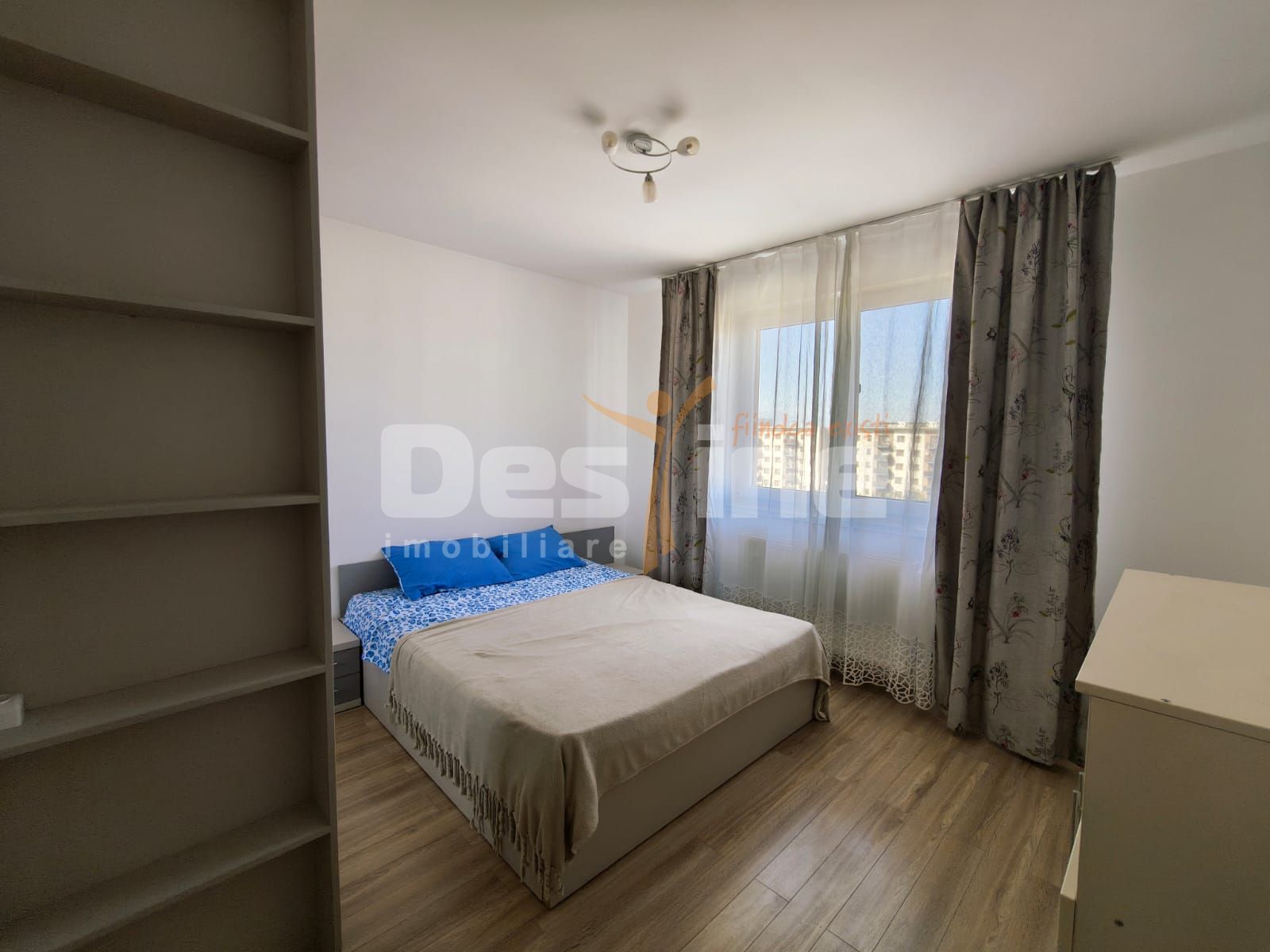 Apartament cu 2 camere decomandat, loc de parcare,  Tractorul - Coresi — fotografia 3