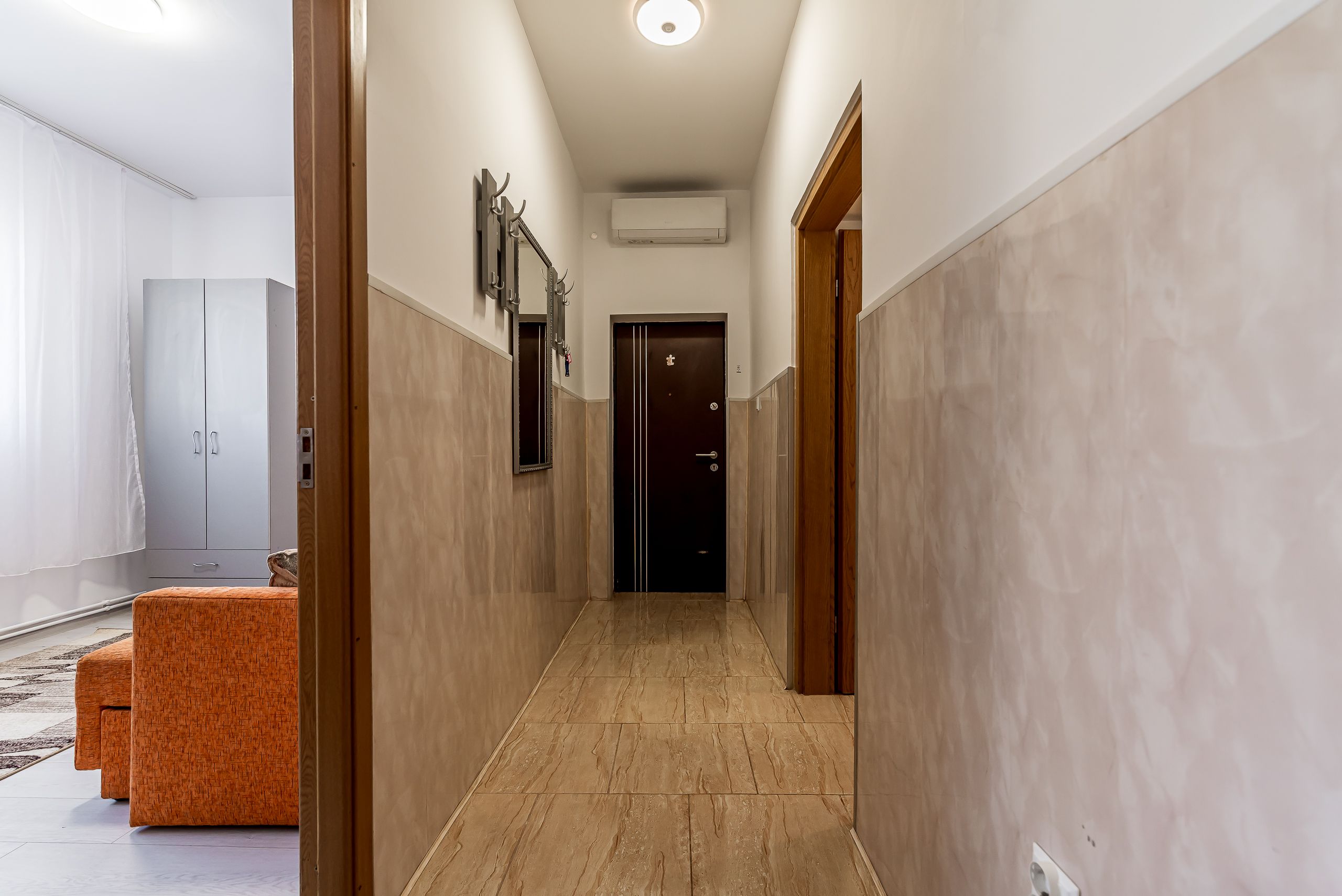 Apartament la cheie cu 2 camere la casa in Parneava Comision 0% — fotografia 12