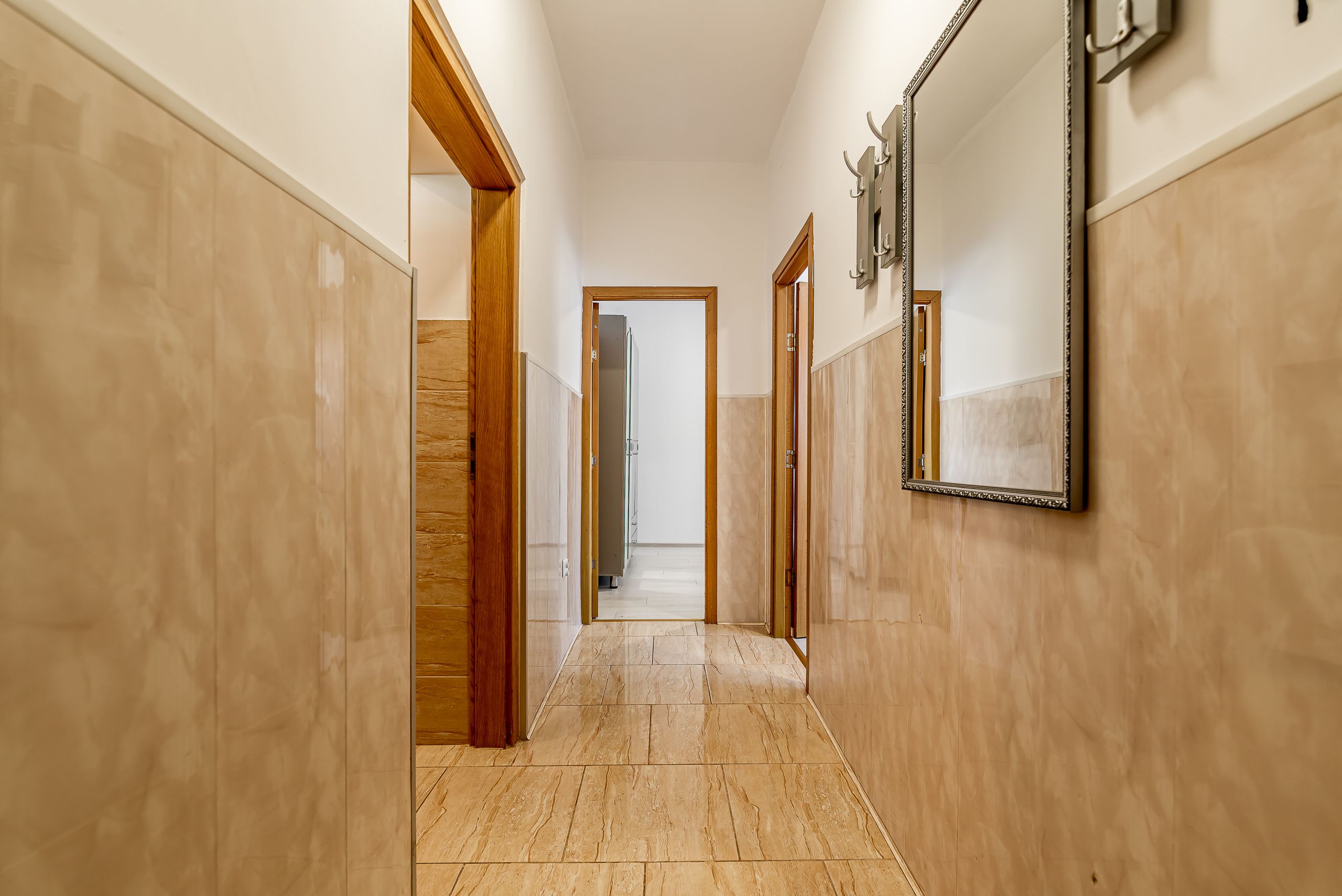 Apartament la cheie cu 2 camere la casa in Parneava Comision 0% — fotografia 13