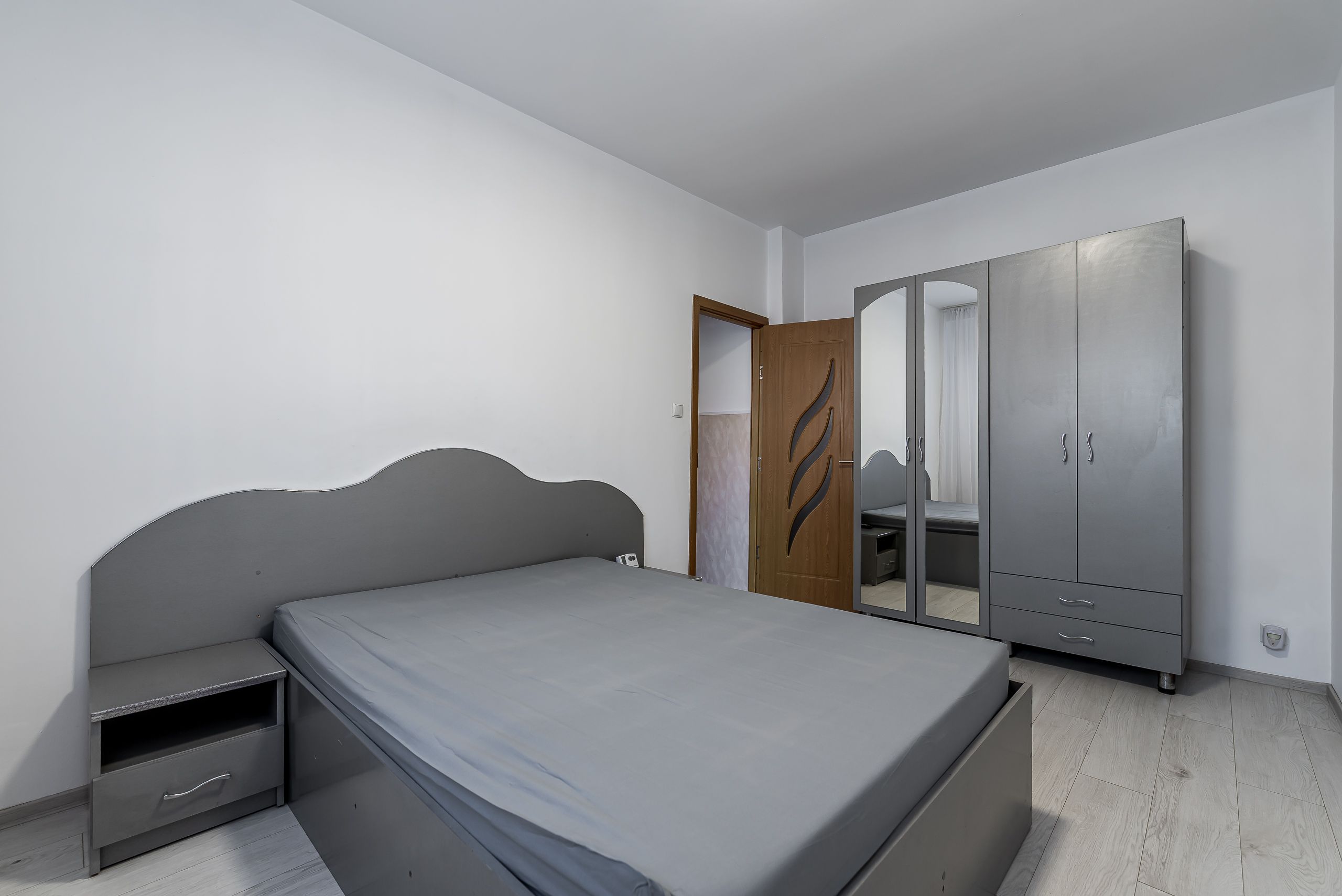 Apartament la cheie cu 2 camere la casa in Parneava Comision 0% — fotografia 6