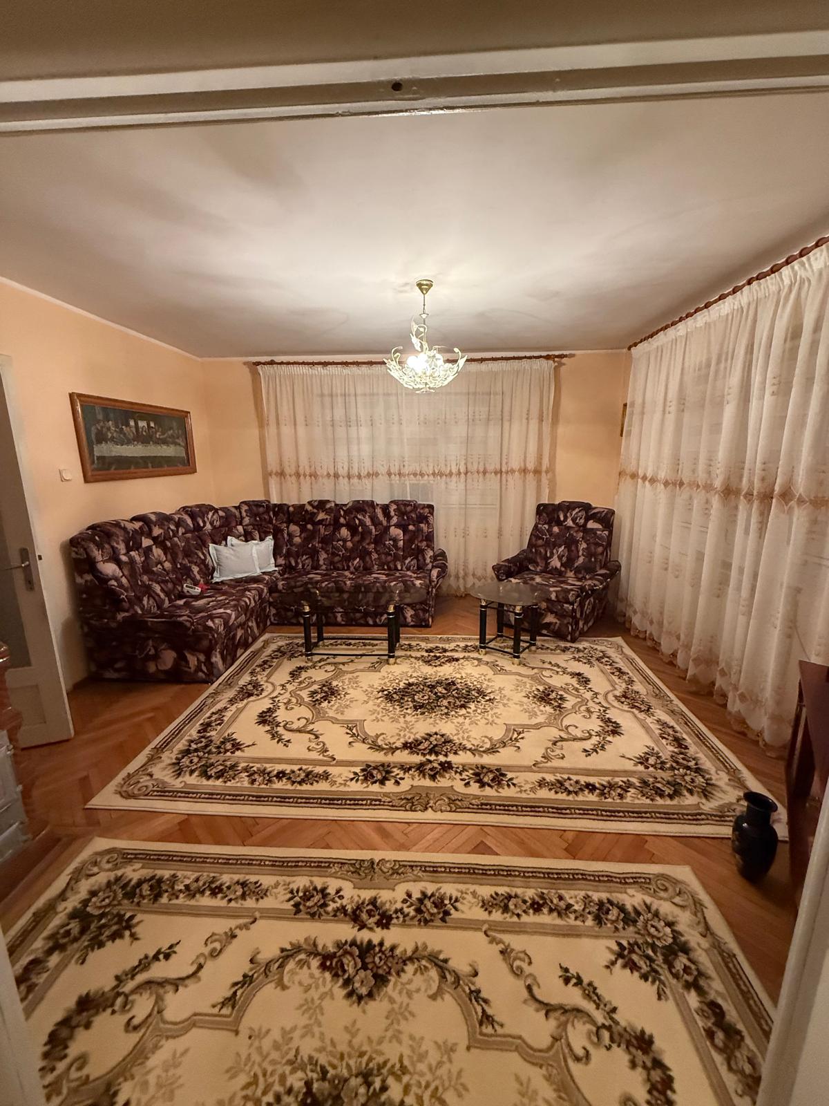 Casa 8 camere, Zona Zamca