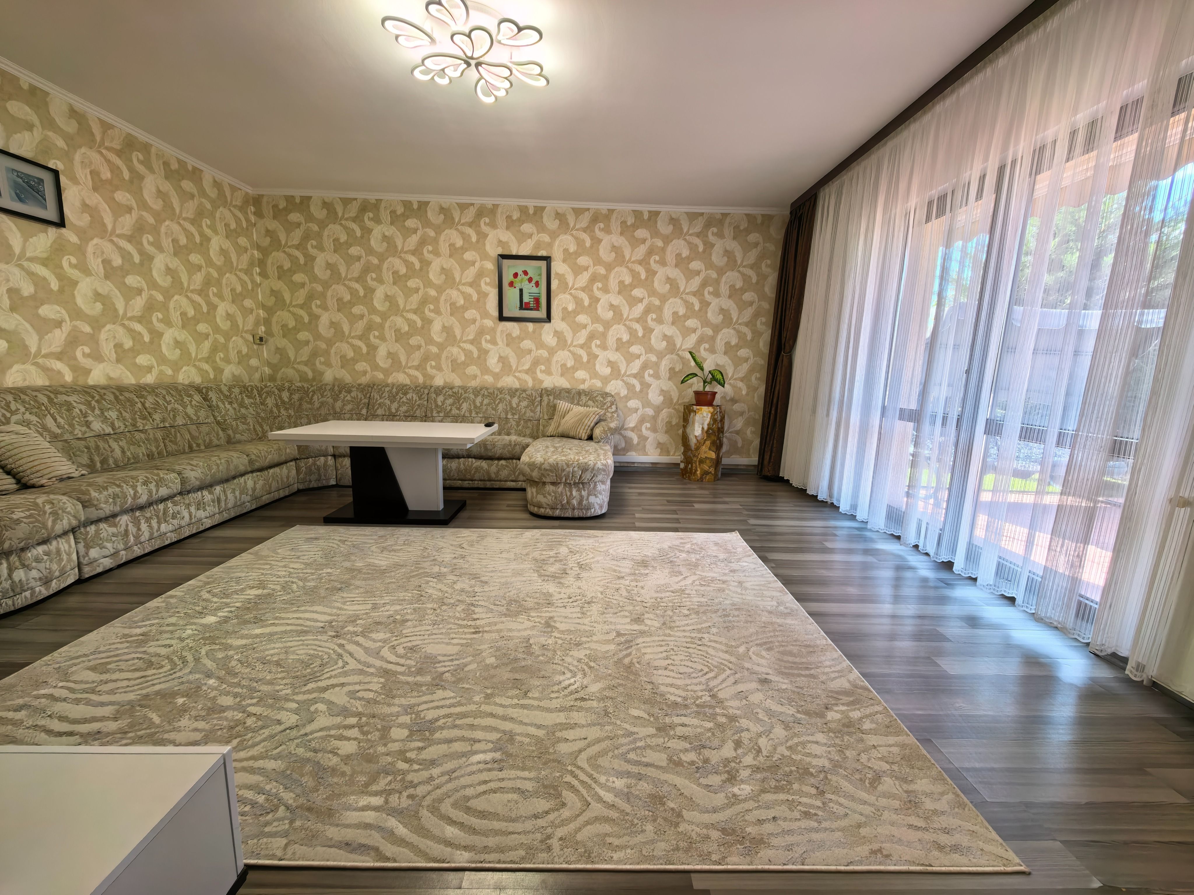 Duplex P+M cu 3 camere și curte, renovata complet — fotografia 3