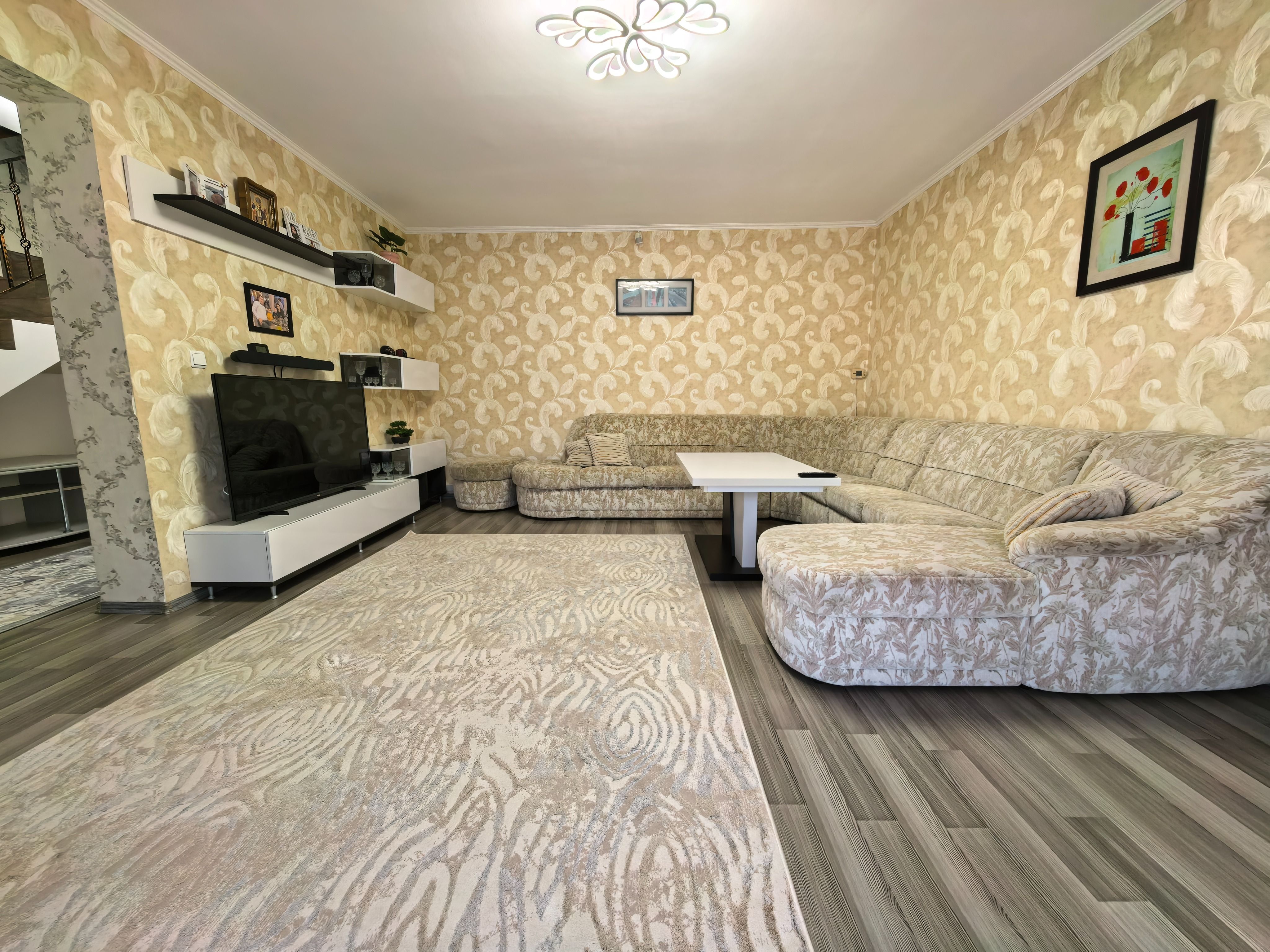 Duplex P+M cu 3 camere și curte, renovata complet — fotografia 6