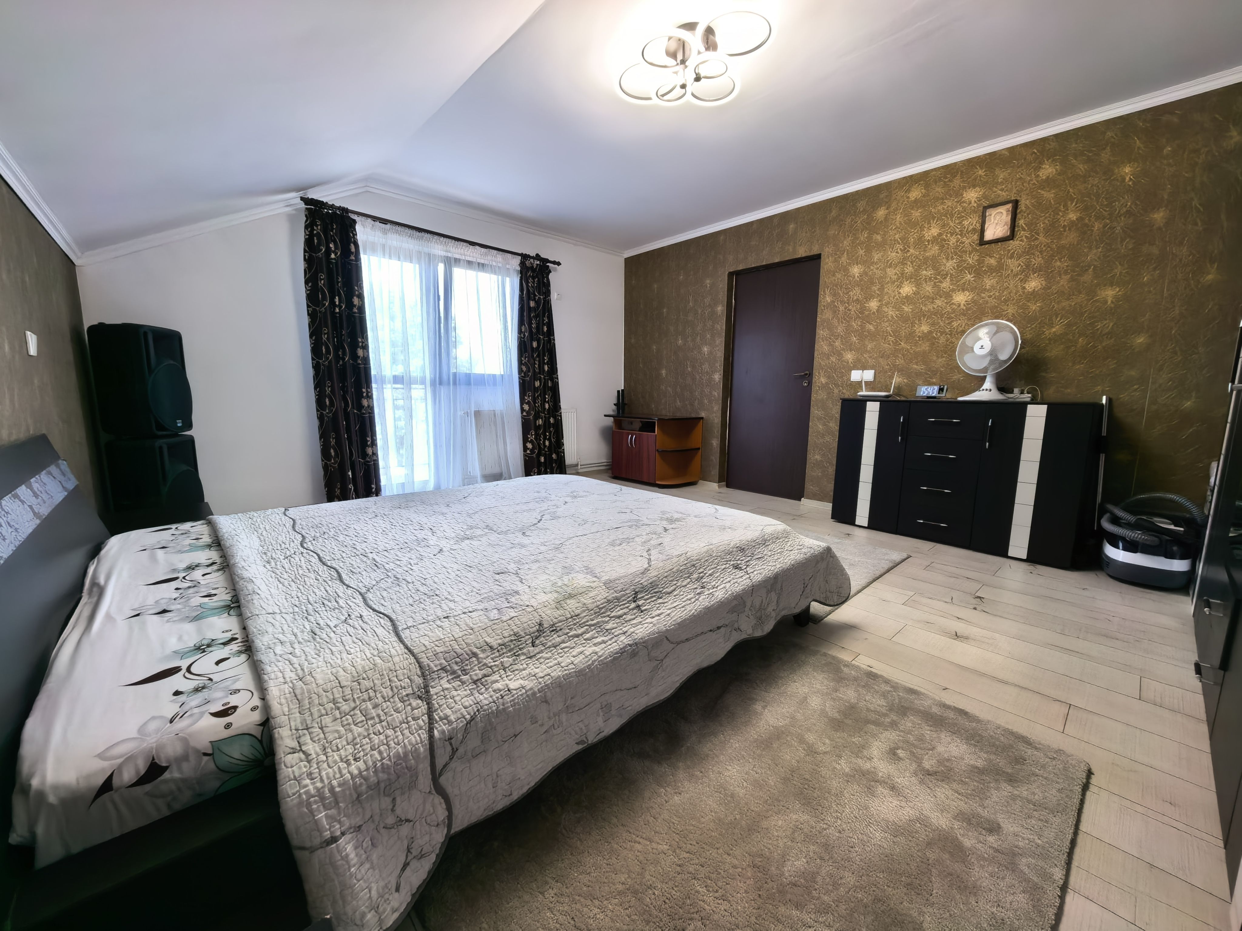 Duplex P+M cu 3 camere și curte, renovata complet — fotografia 8