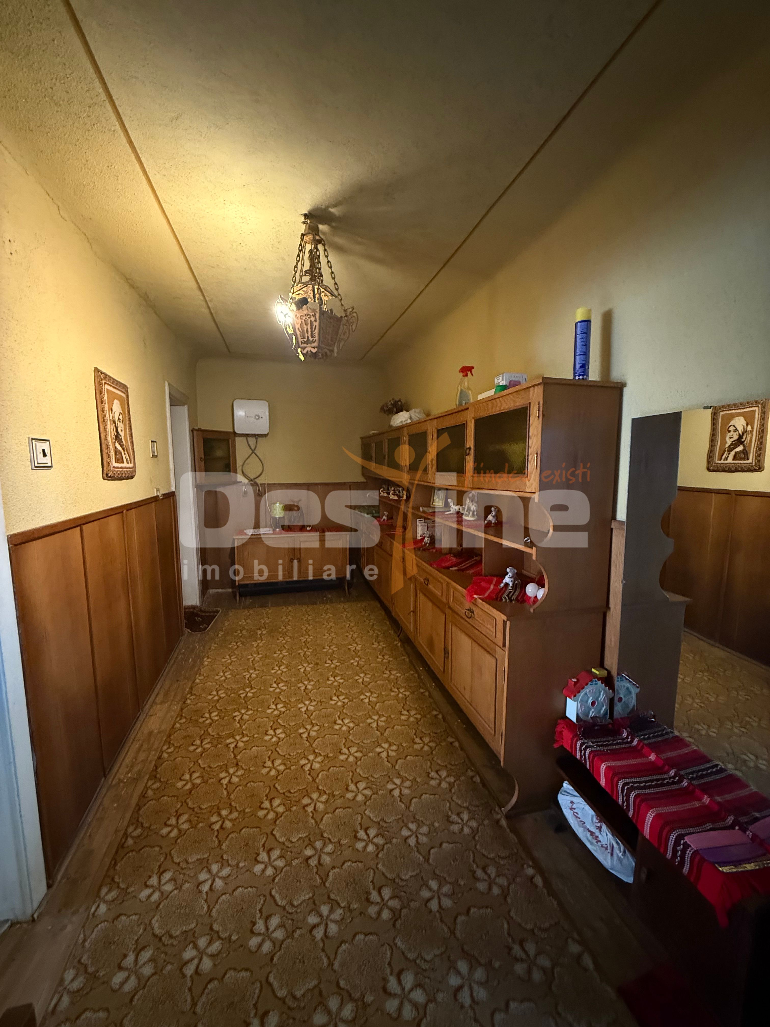 Casă spațioasă în Lugașu de Jos. — fotografia 2