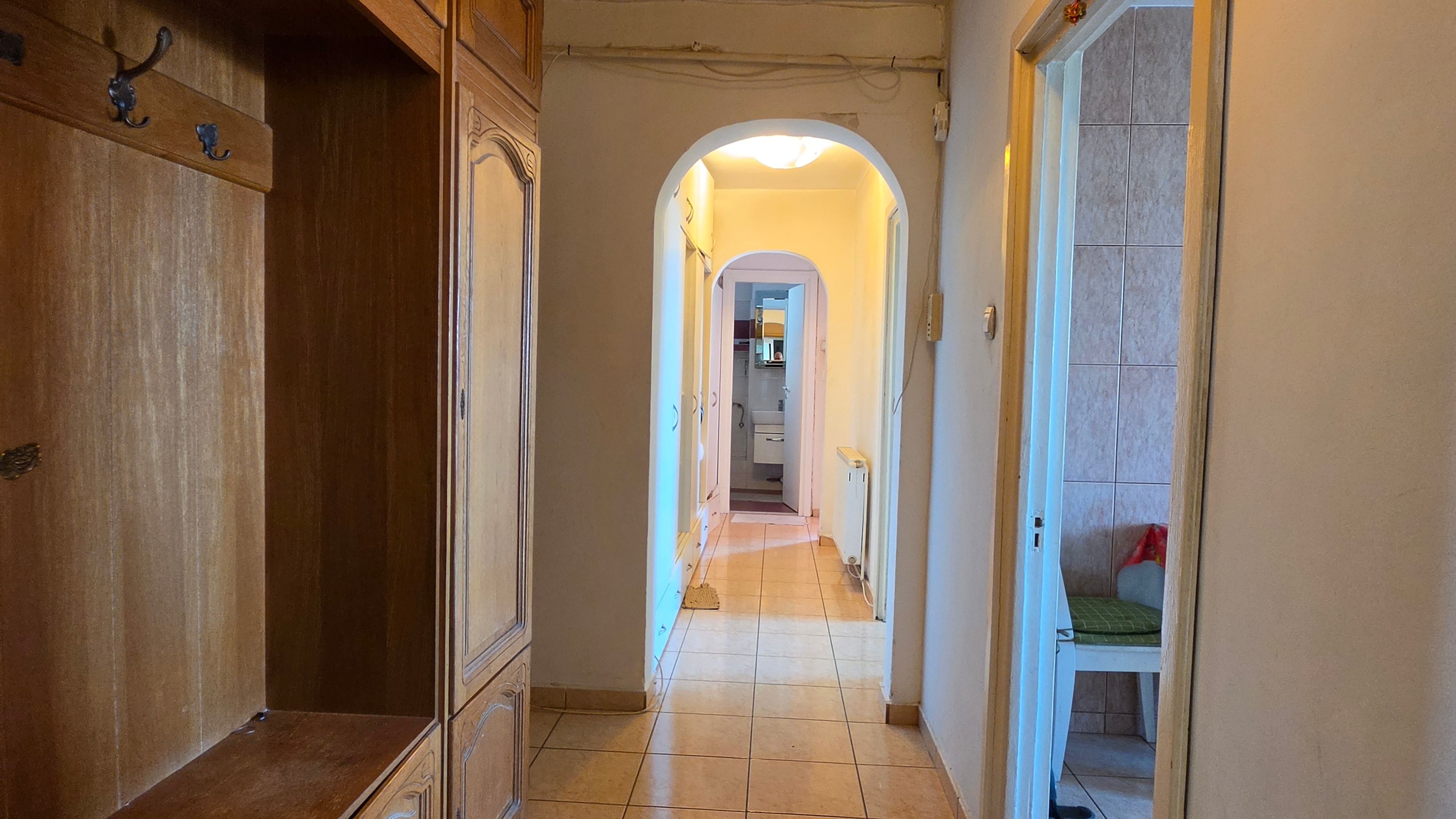 De inchiriat  3 camere decomandat, Centrul Civic-Onix, bloc verde — fotografia 5