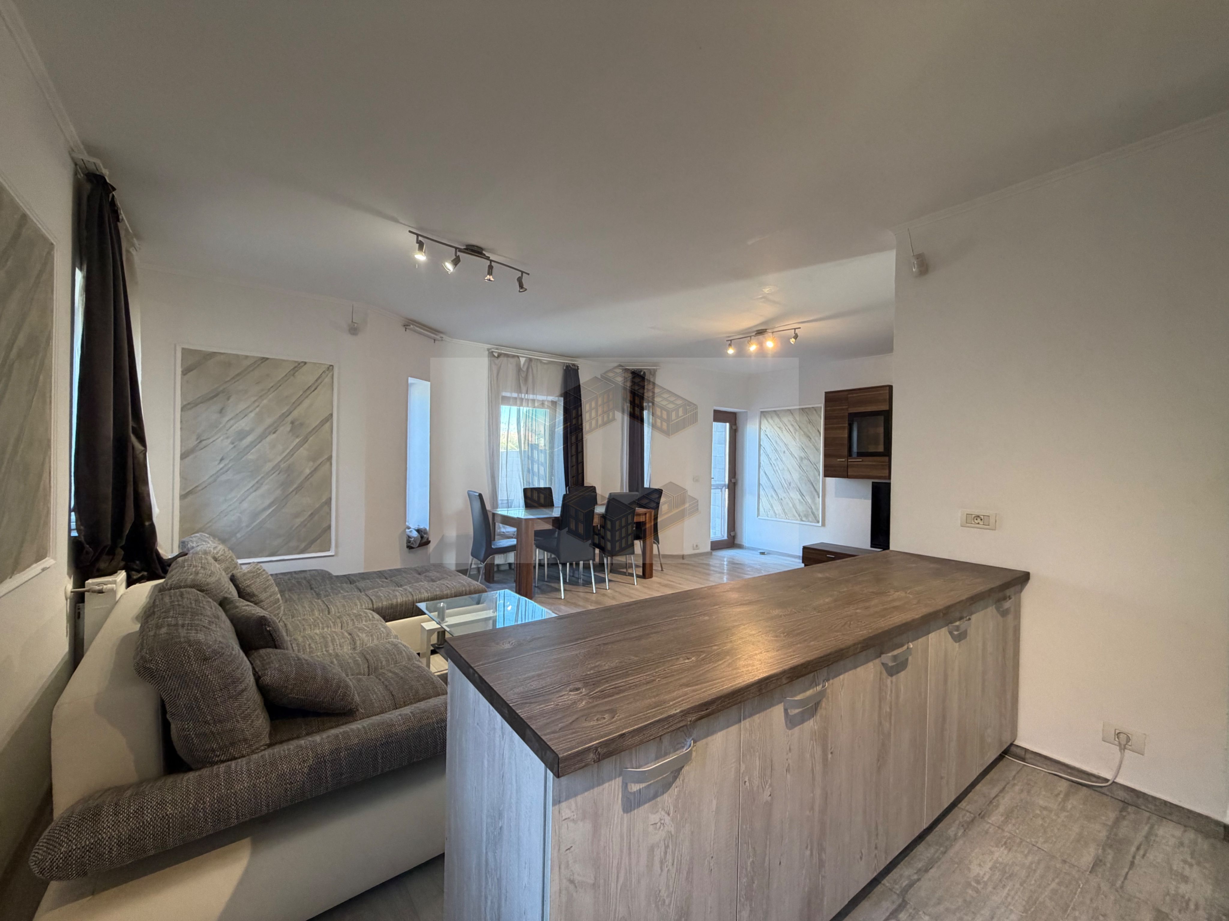 Duplex de vanzare,4 camere si 3 bai, acces auto, Dumbravita — fotografia 3