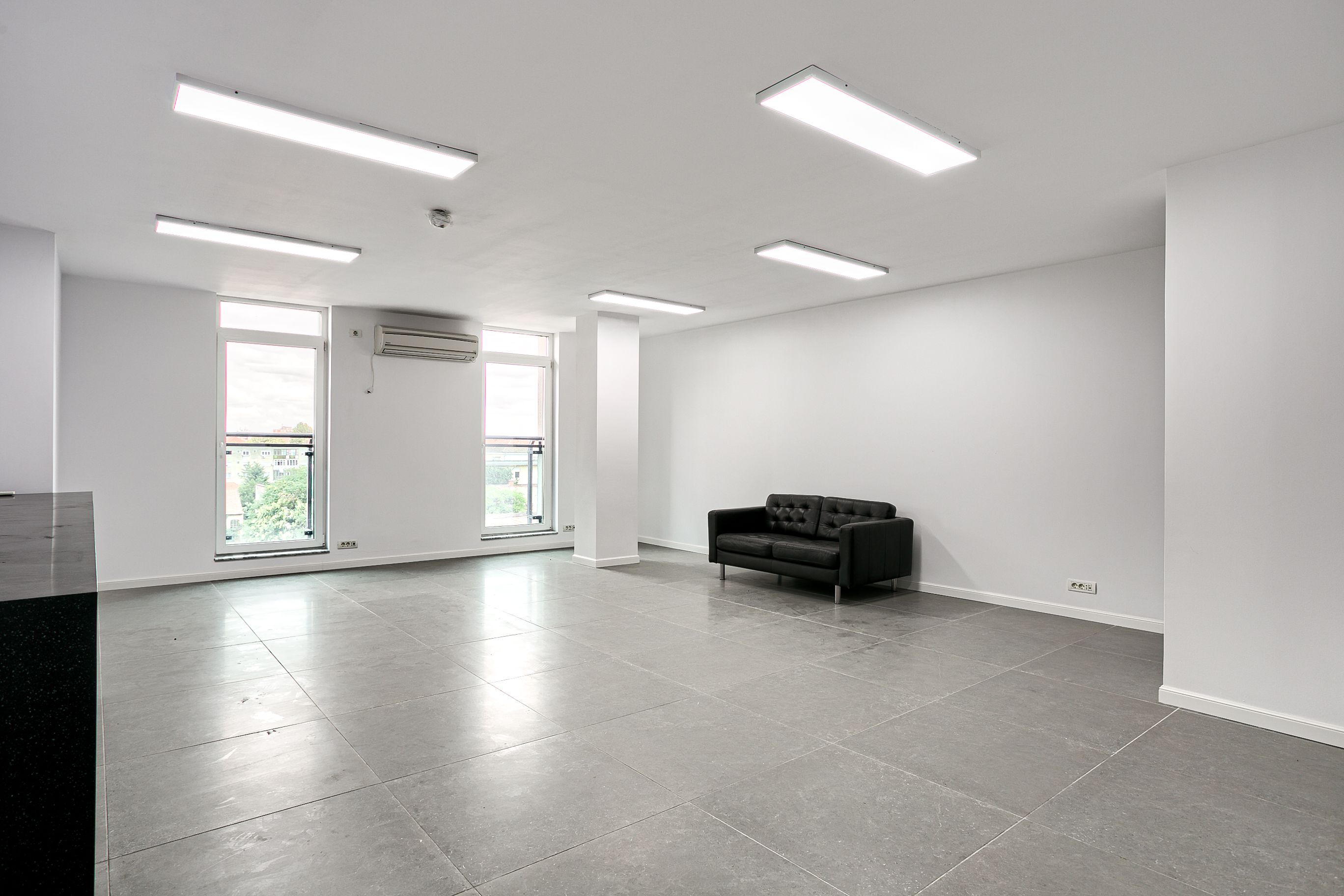 Birou premium de 57 mp de închiriat – Arad Plaza, ultracentral — fotografia 5