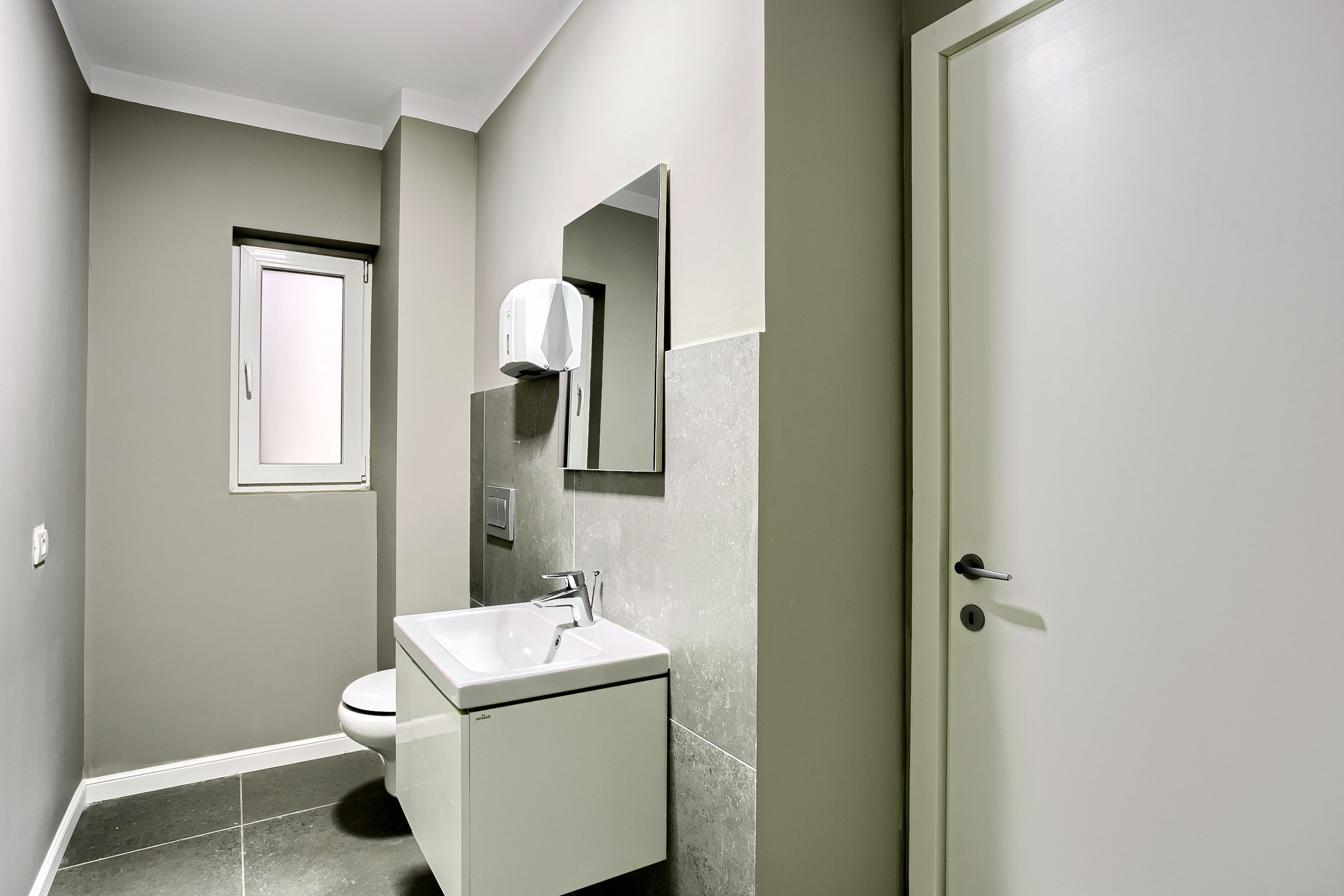 Birou premium de 57 mp de închiriat – Arad Plaza, ultracentral — fotografia 6