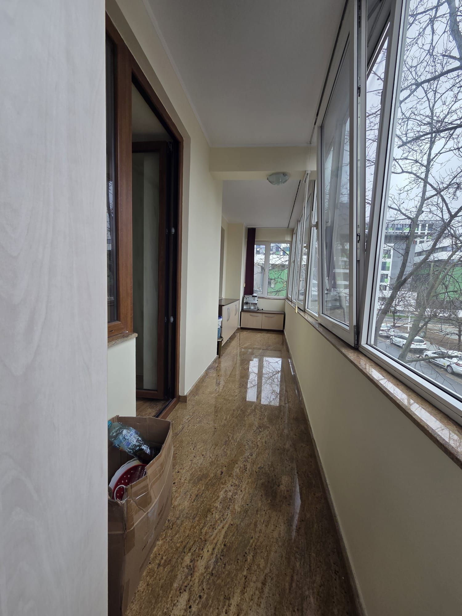 Apartament 2 camere decomandat-zona Spitalul Judetean-125.500 euro neg — fotografia 12