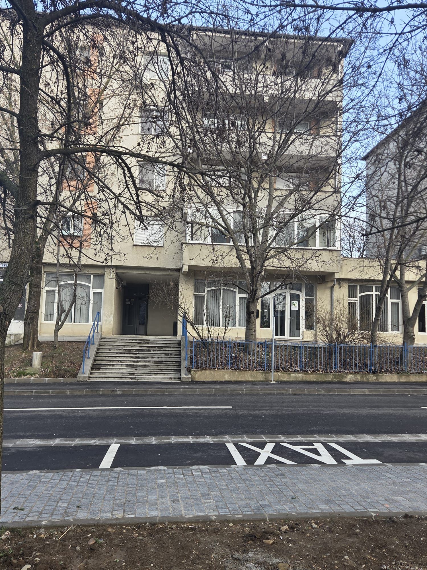 Apartament 2 camere decomandat-zona Spitalul Judetean-125.500 euro neg — fotografia 6