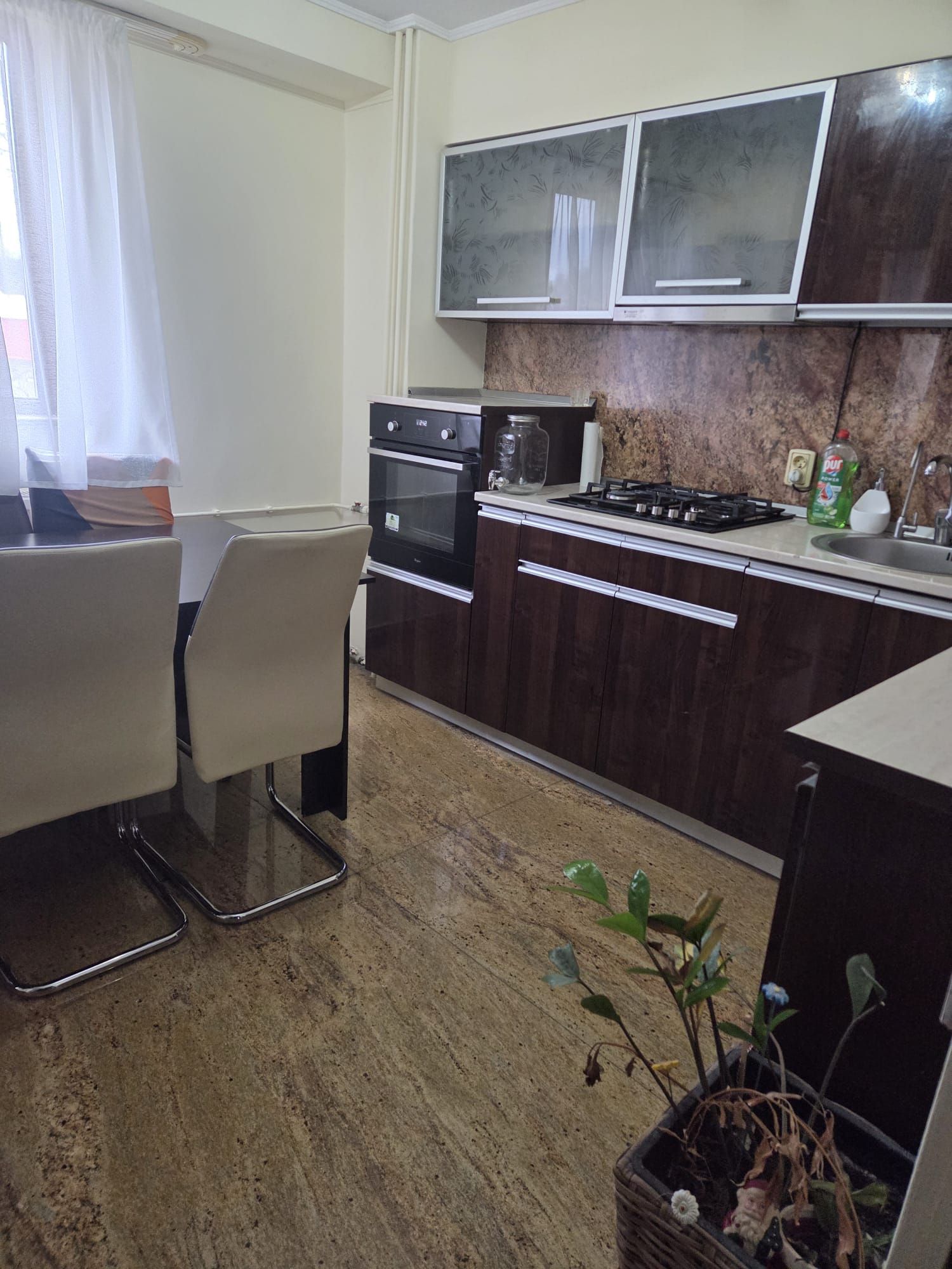 Apartament 2 camere decomandat-zona Spitalul Judetean-125.500 euro neg — fotografia 9