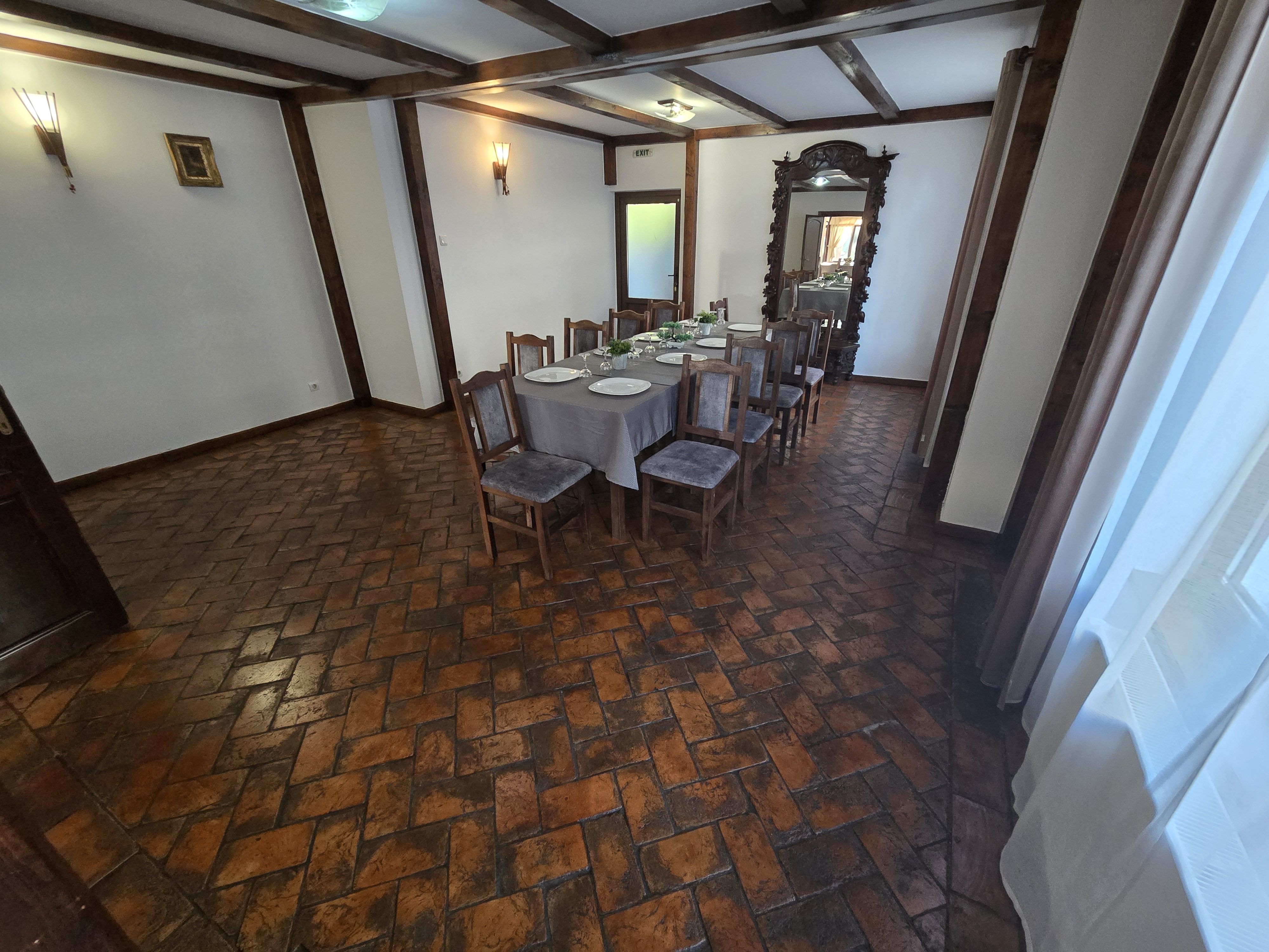 Restaurant 90 persoane+terasă 120 persoane,posibili asociere — fotografia 14