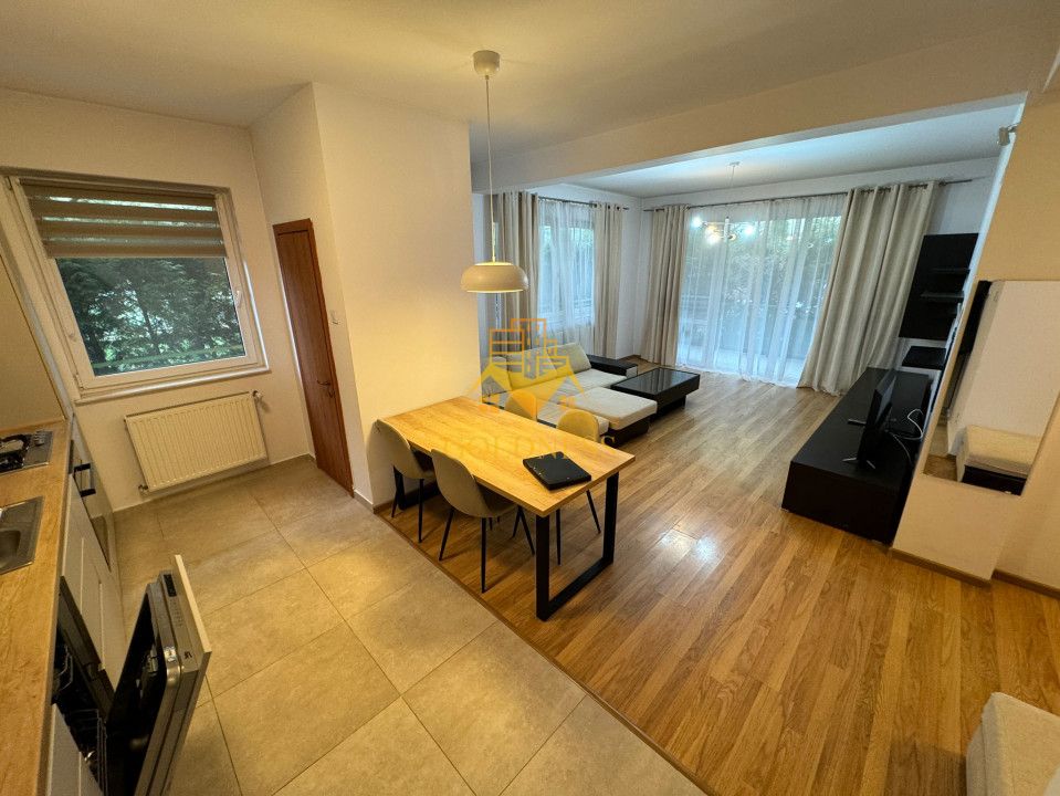2 camere, Andrei Muresanu, Grand Hotel Italia, Trifoiului, Parcare — fotografia 5