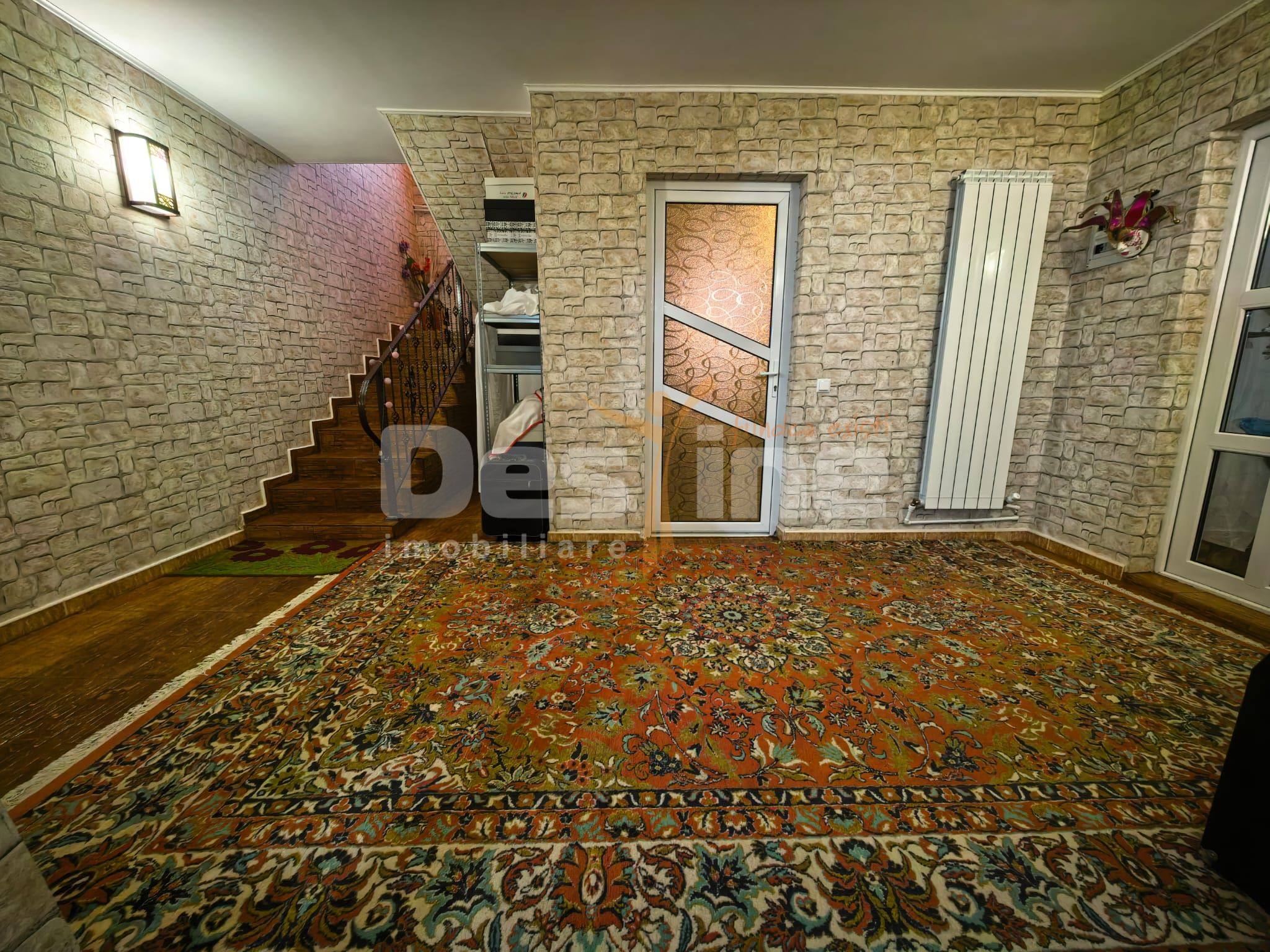 Vila cu etaj si mansarda, teren 7.200 mp, 1.550 mp intravilan — fotografia 11