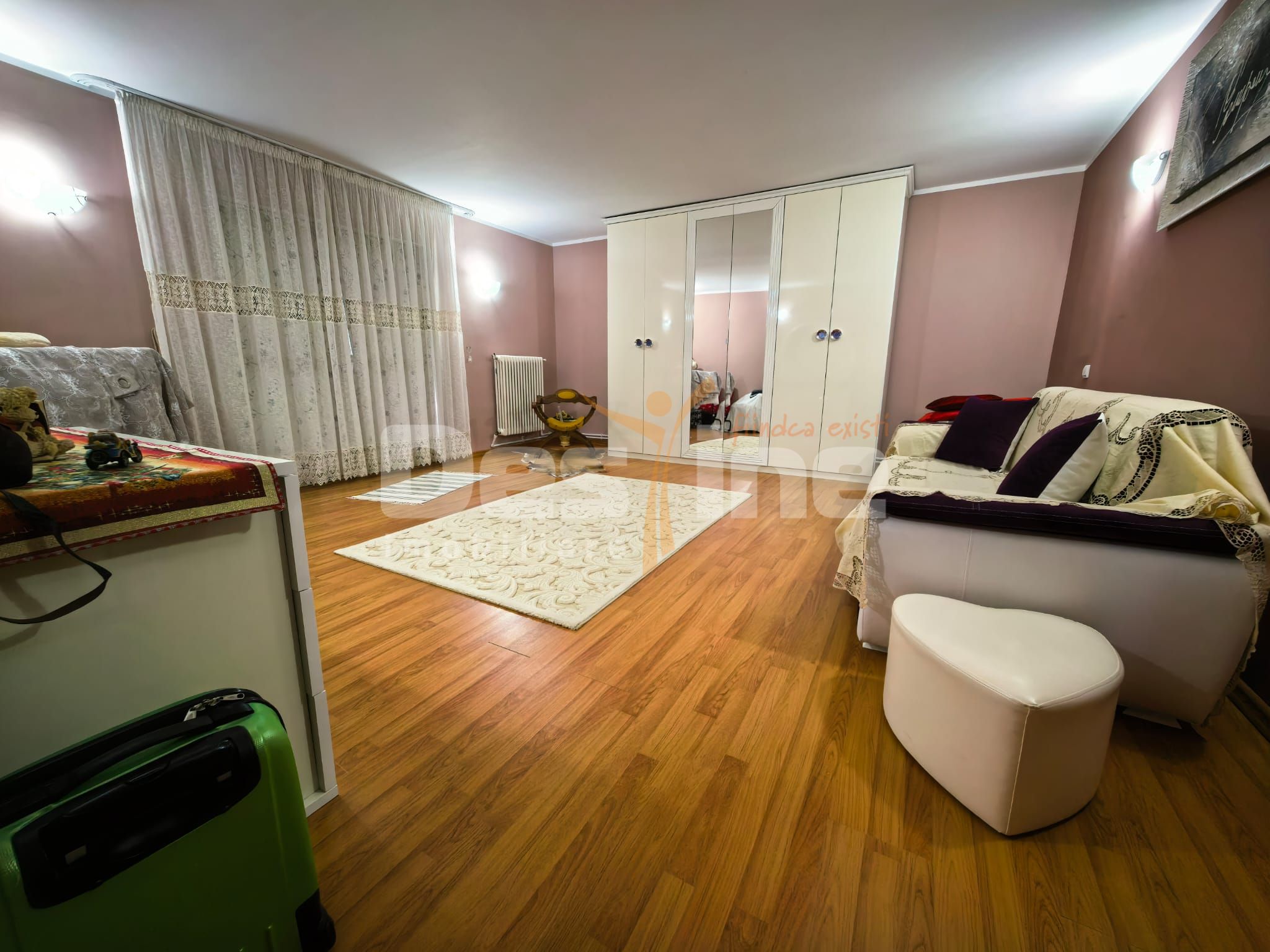 Vila cu etaj si mansarda, teren 7.200 mp, 1.550 mp intravilan — fotografia 14