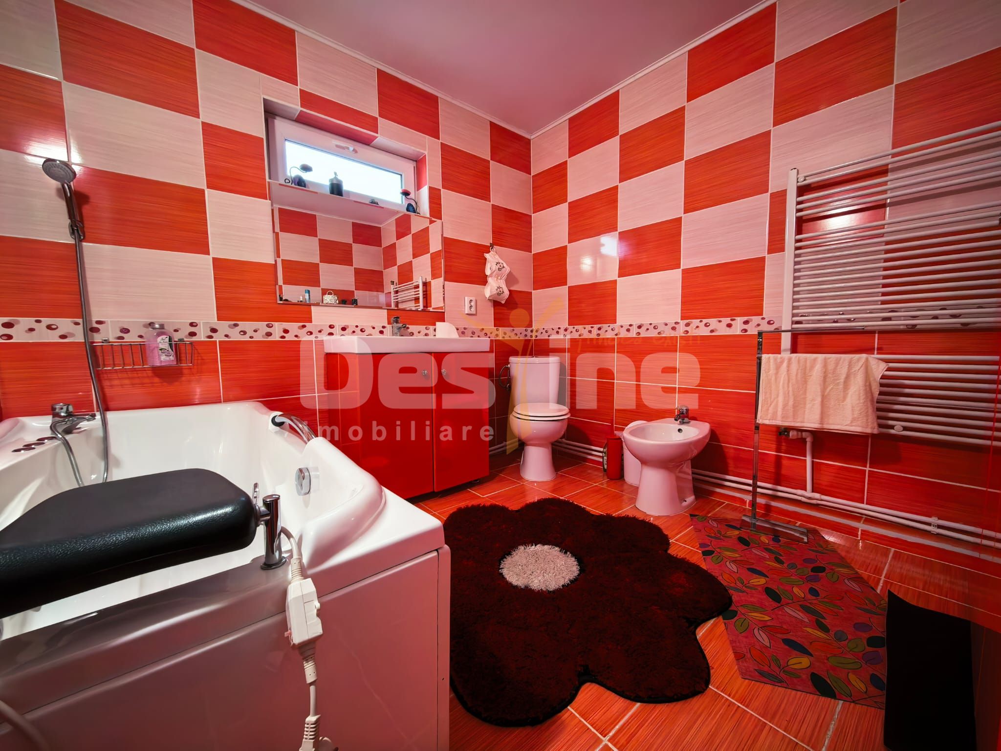 Vila cu etaj si mansarda, teren 7.200 mp, 1.550 mp intravilan — fotografia 17