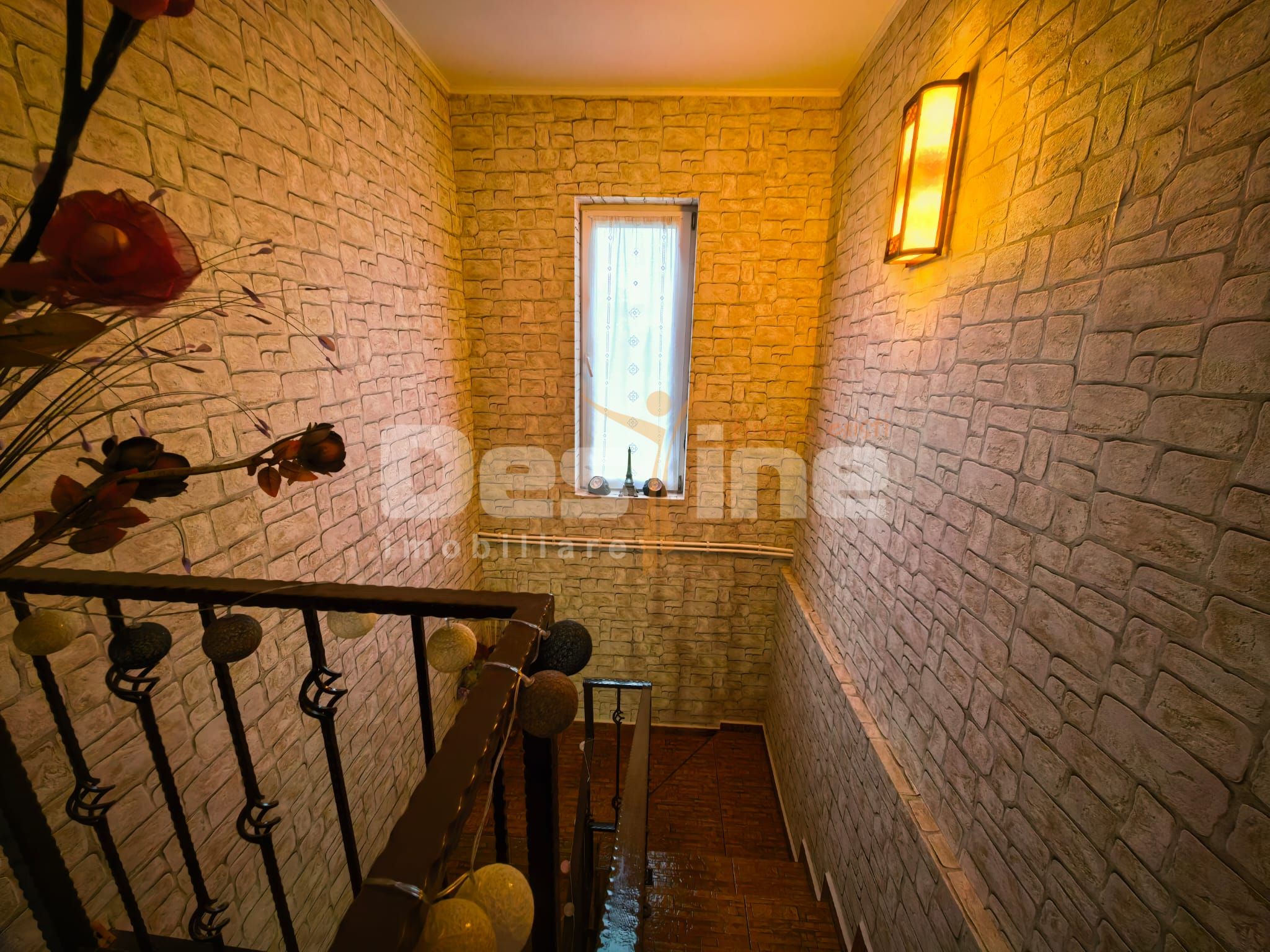 Vila cu etaj si mansarda, teren 7.200 mp, 1.550 mp intravilan — fotografia 19