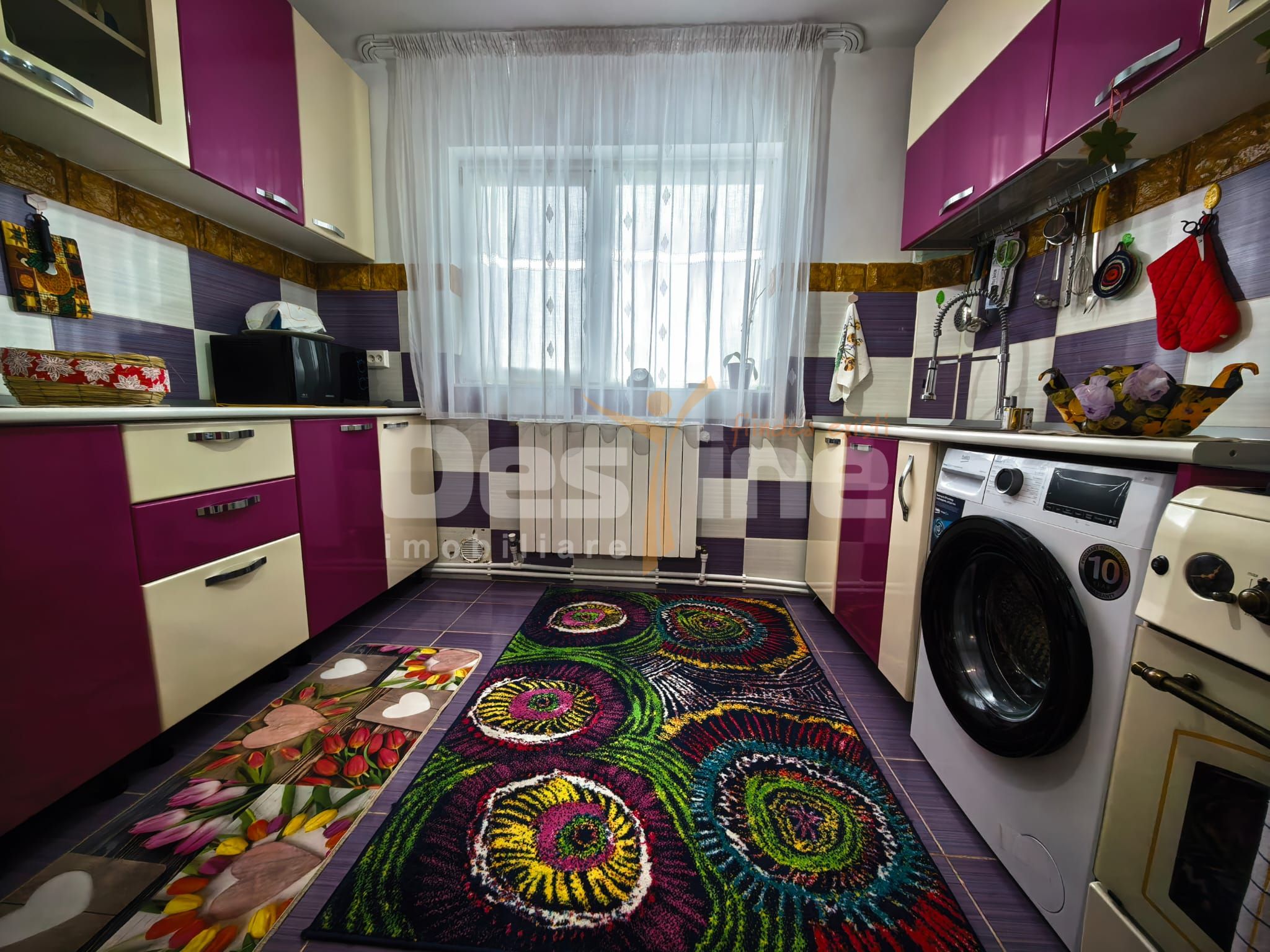 Vila cu etaj si mansarda, teren 7.200 mp, 1.550 mp intravilan — fotografia 6