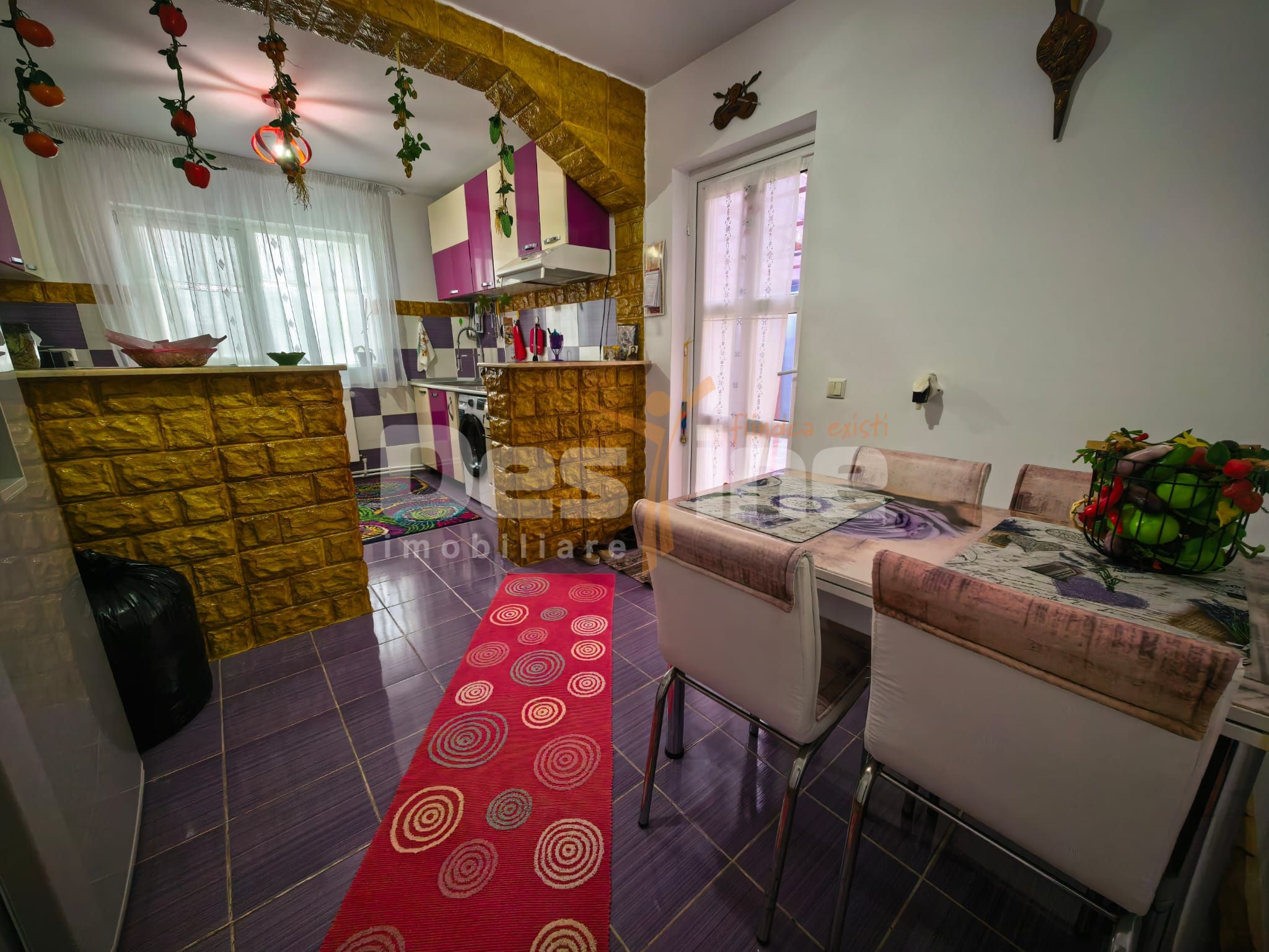 Vila cu etaj si mansarda, teren 7.200 mp, 1.550 mp intravilan — fotografia 7