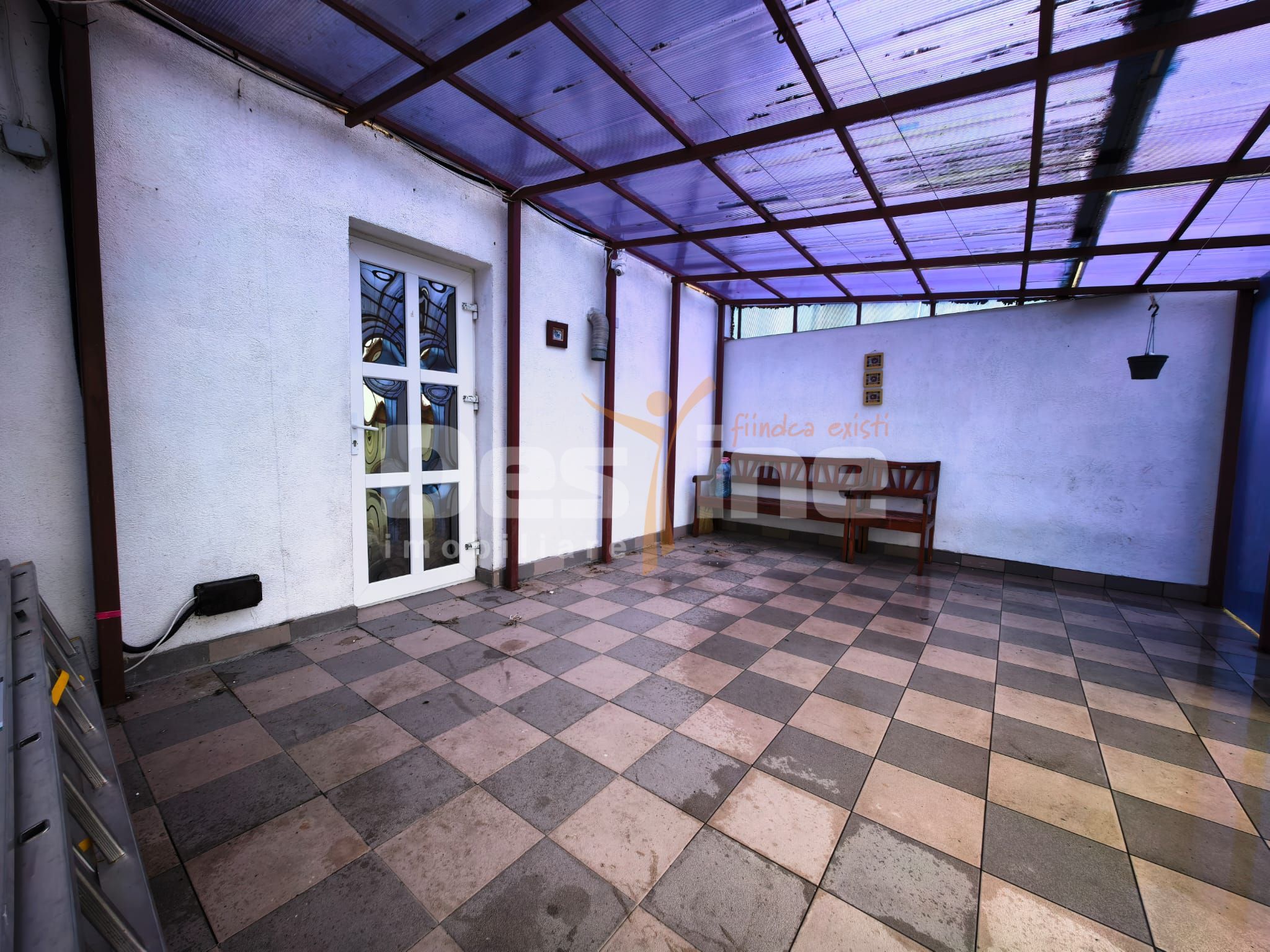 Vila cu etaj si mansarda, teren 7.200 mp, 1.550 mp intravilan — fotografia 9