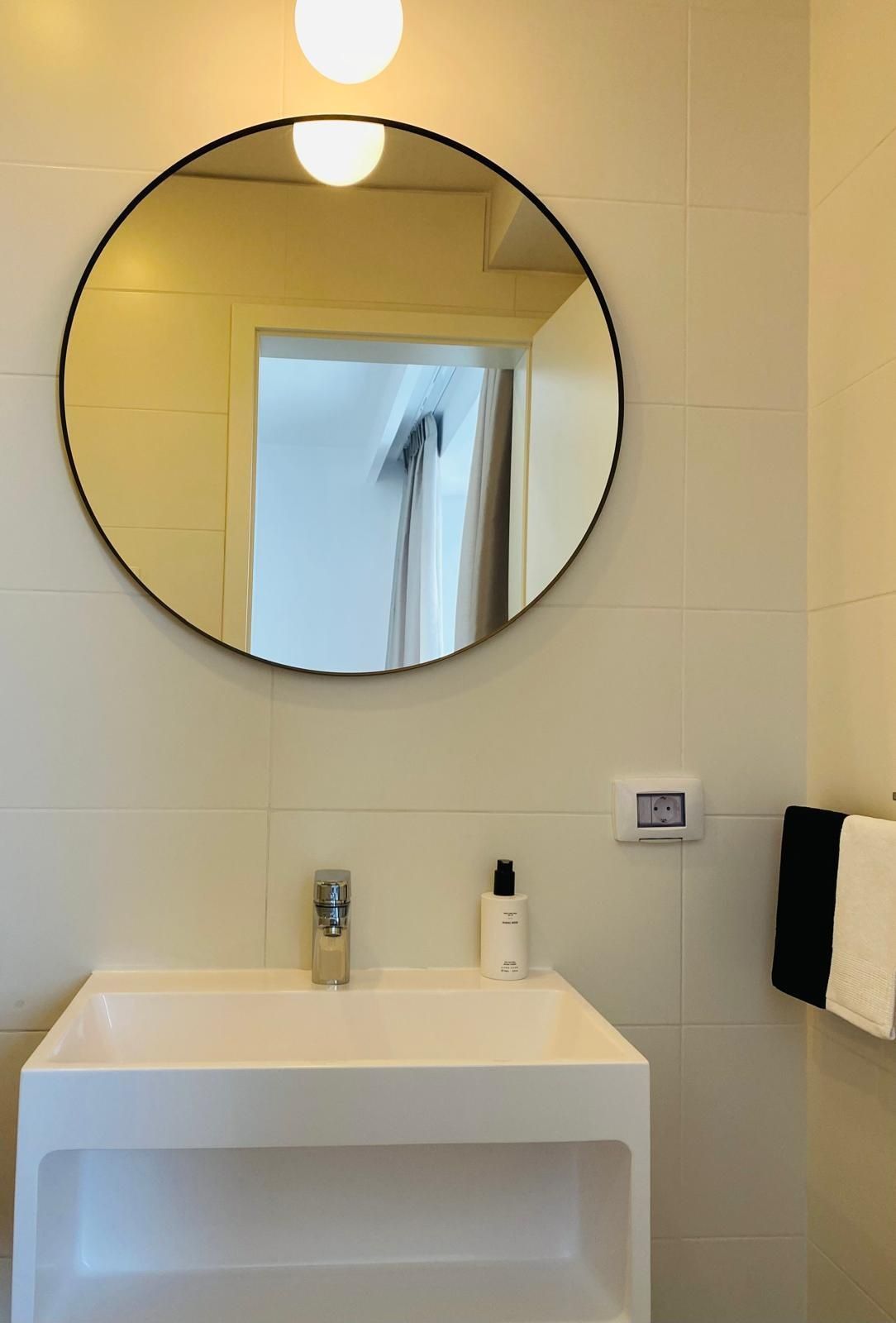 Închiriere apartament 2 camere in bloc boutique Dacia- gradina Icoane — fotografia 5