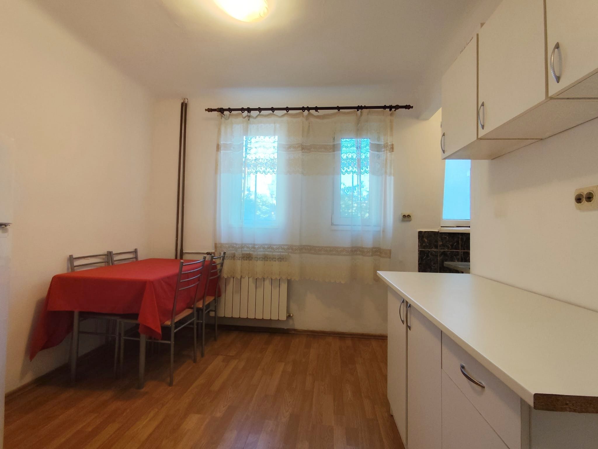 Apartament 2 camere central, langa Podul Decebal, Oradea - VANZARE — fotografia 5