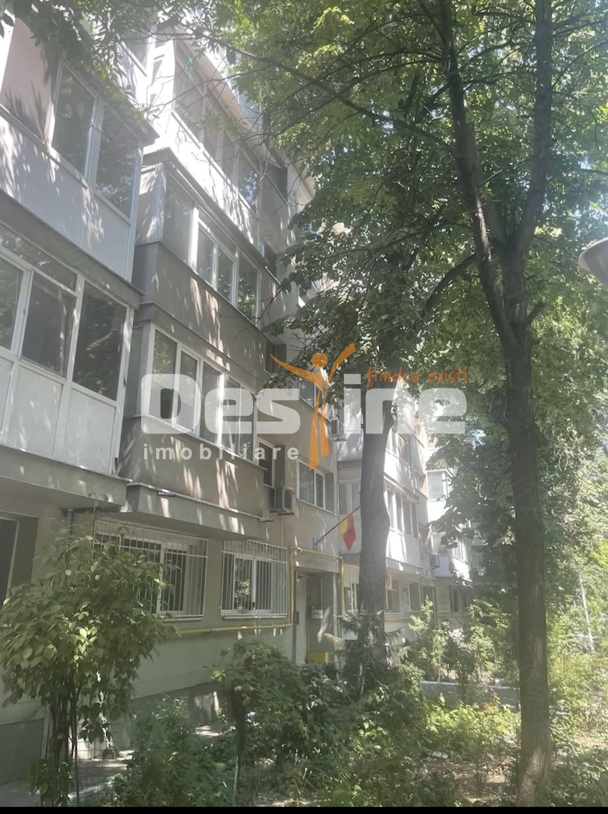 VANZARE APARTAMENT 2 CAMERE DRUMUL TABEREI — fotografia 5