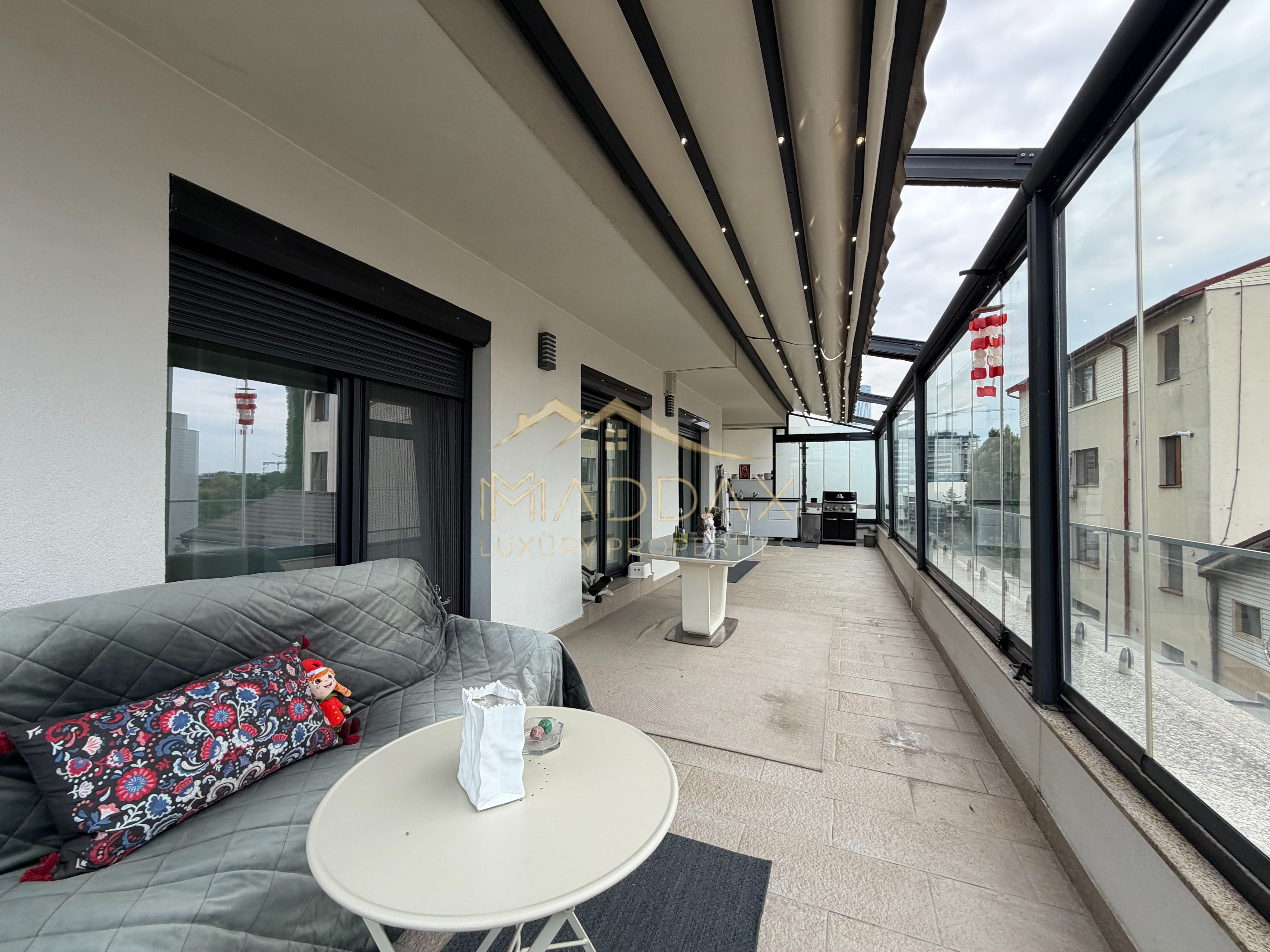 Apartament de tip Duplex 6 camere *250mp* + 2 Garaje // Herastrau — fotografia 38