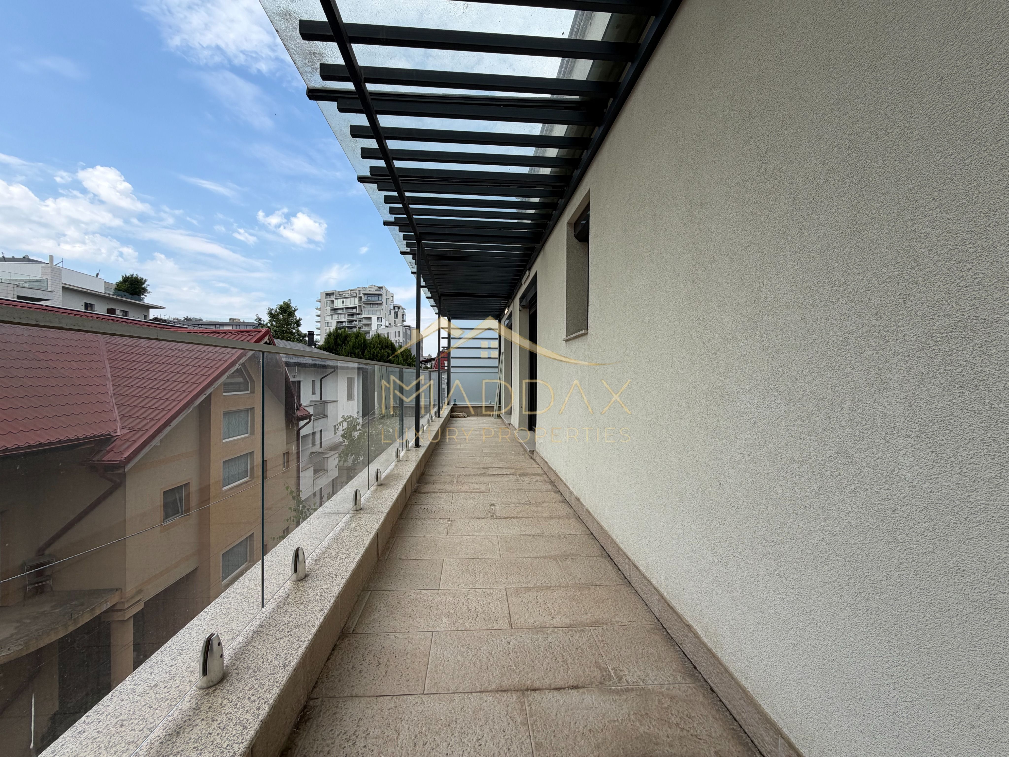 Apartament de tip Duplex 6 camere *250mp* + 2 Garaje // Herastrau — fotografia 62