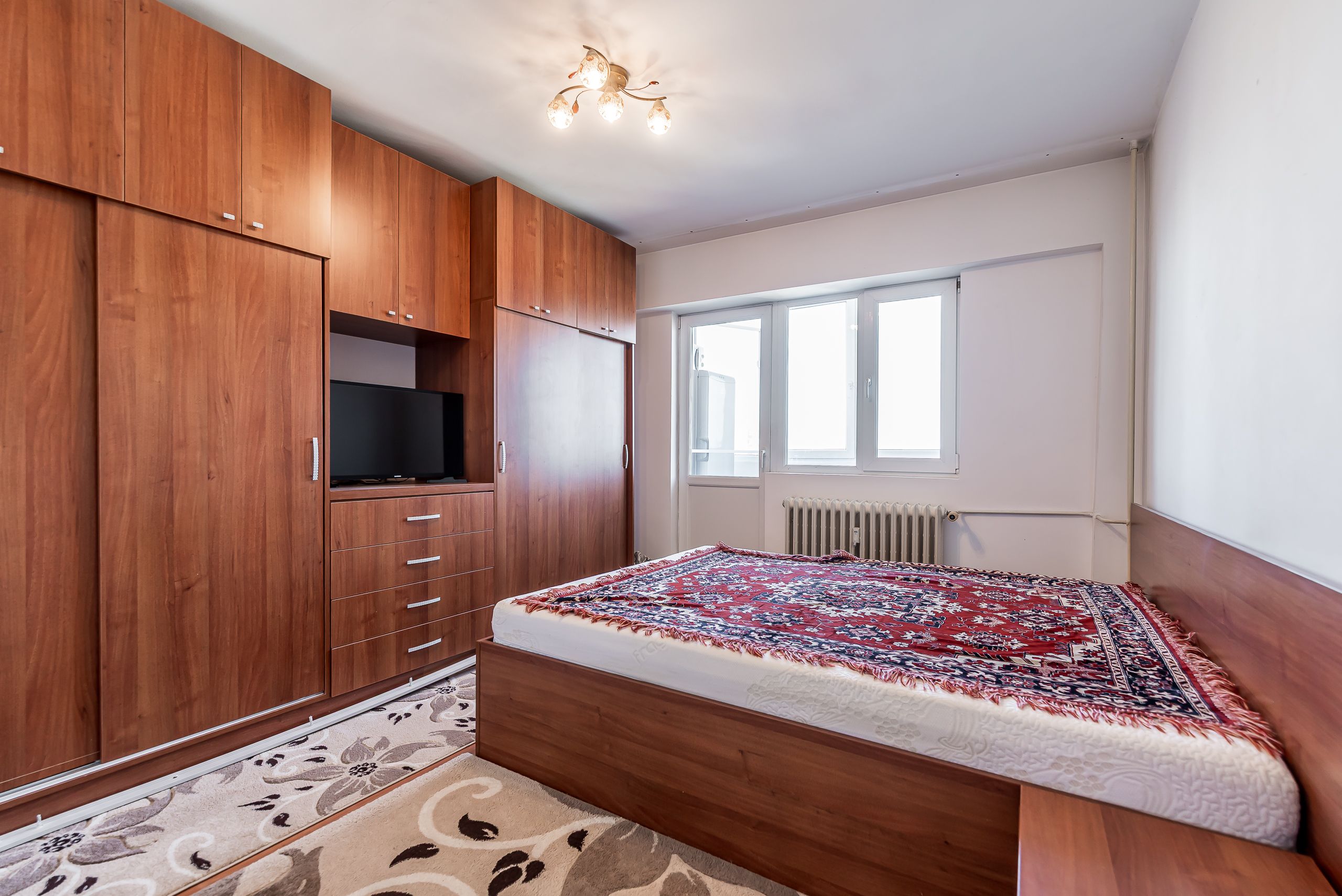 Apartament cu 3 camere în Podgoria Arad, vedere frumoasă, 2 balcoane — fotografia 5