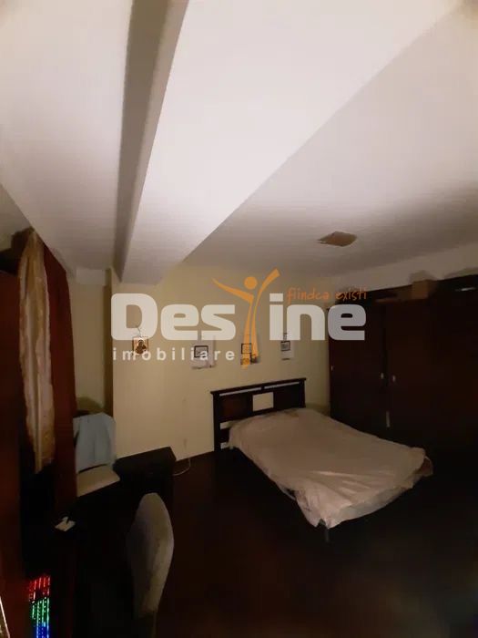 13 Septembrie | 2 cam | 85mp | dec | et 3 | bloc 2008 | 150.000 euro — fotografia 8