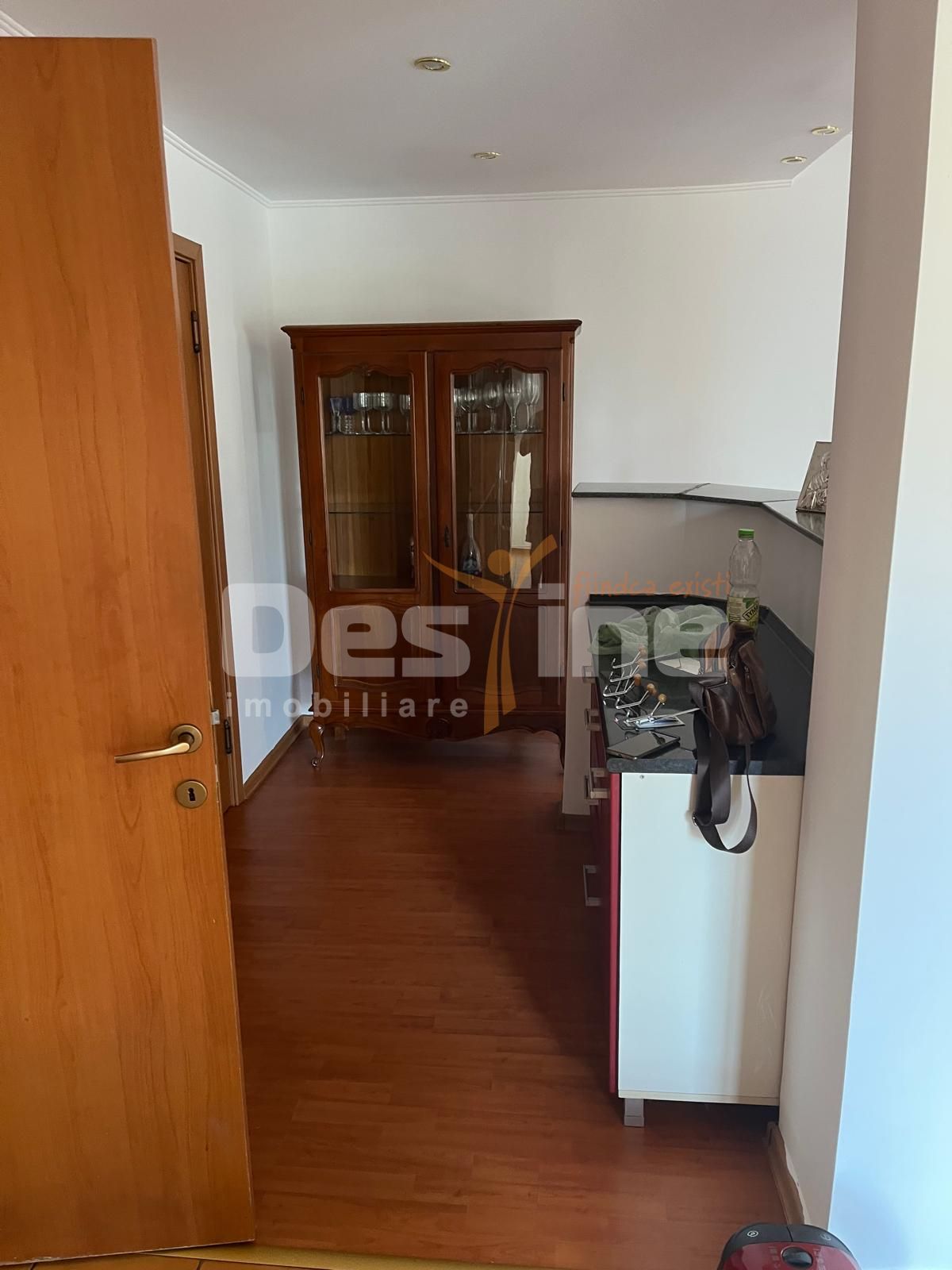 Casă de închiriat - Calea Giulești  5 camere — fotografia 6