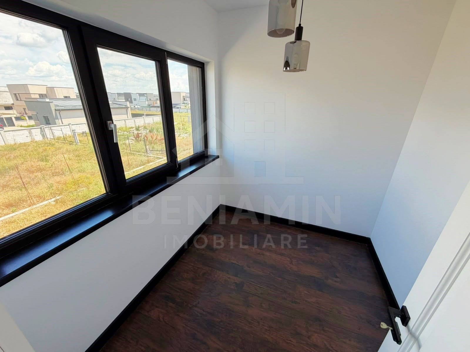 Casa P+1 Finisaje Premium-205mp-Incalzire Pardoseala-2025-Magnolia — fotografia 13