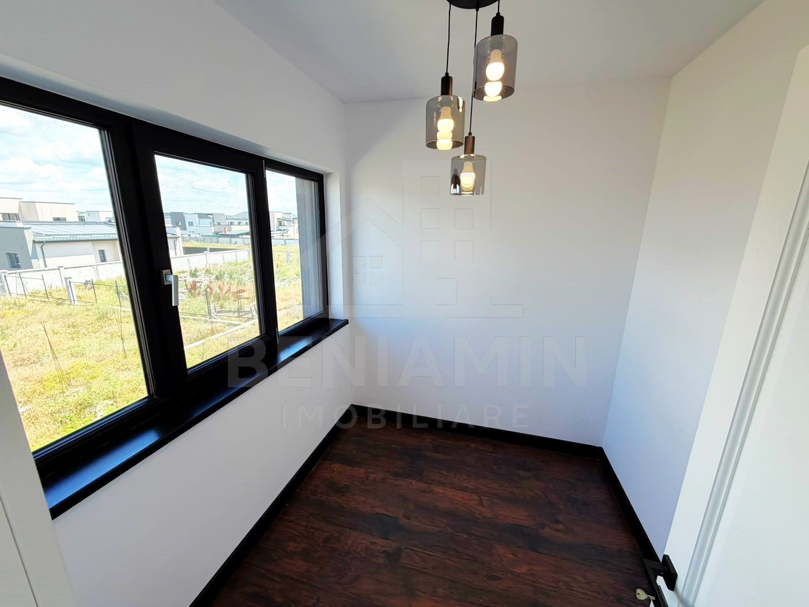 Casa P+1 Finisaje Premium-205mp-Incalzire Pardoseala-2025-Magnolia — fotografia 7