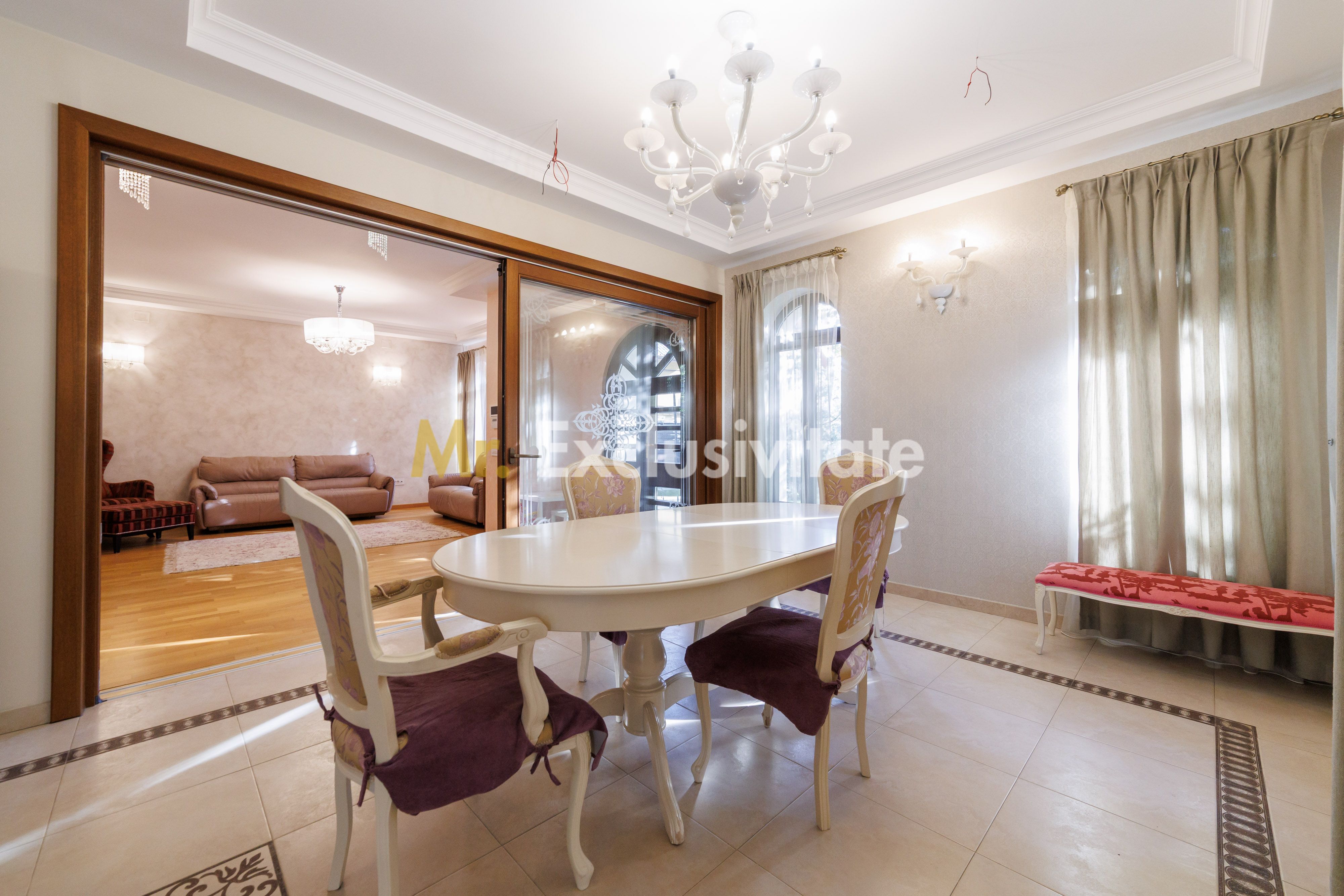 Casă exclusivistă în Pitești - Comision 0 — fotografia 3