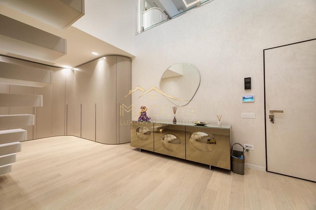 Penthouse cu 5 camere *347mp* + terasa 101mp* // Zona Herastrau — fotografia 9