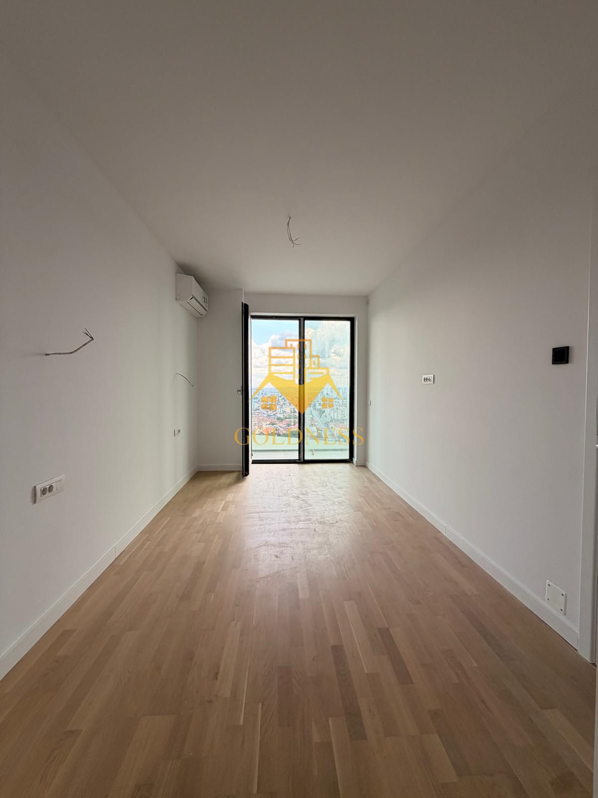 4 camere Centru ,Mihai Viteazu |94 mp et 18 parcare si TVA inclus | — fotografia 3