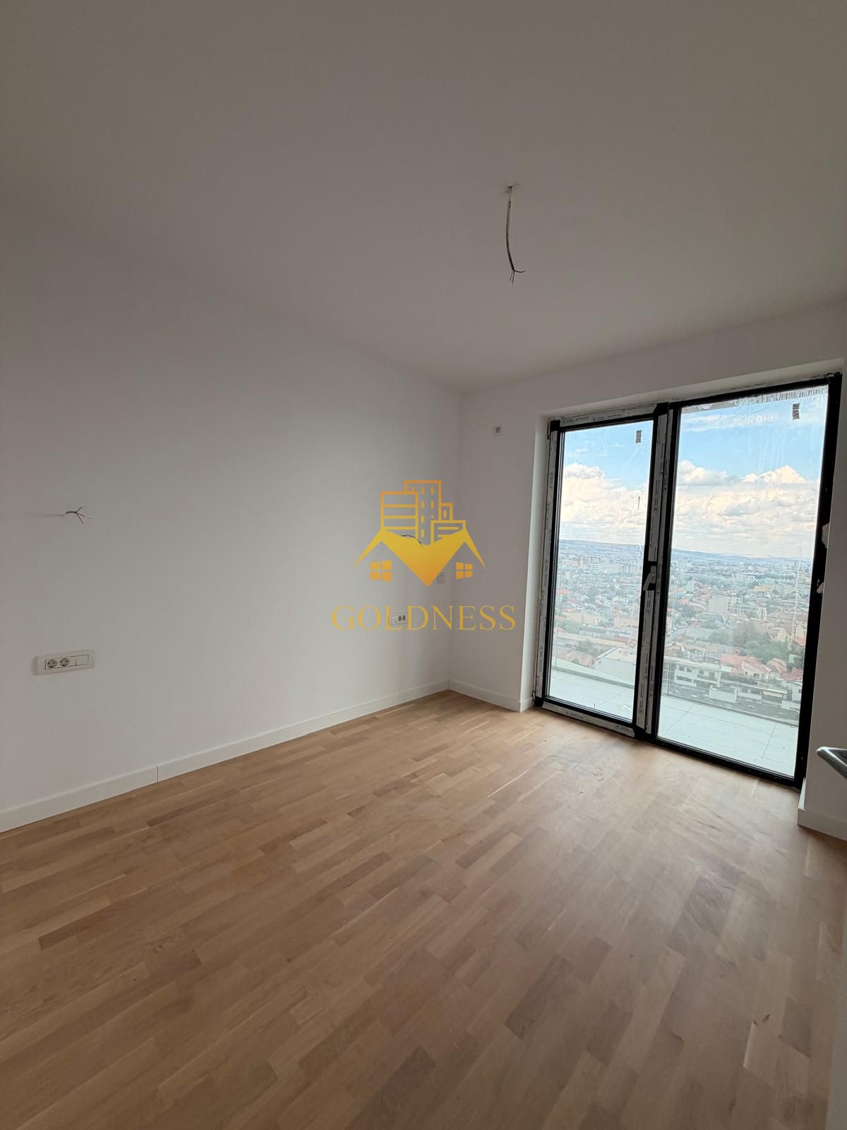 4 camere Centru ,Mihai Viteazu |94 mp et 18 parcare si TVA inclus | — fotografia 4