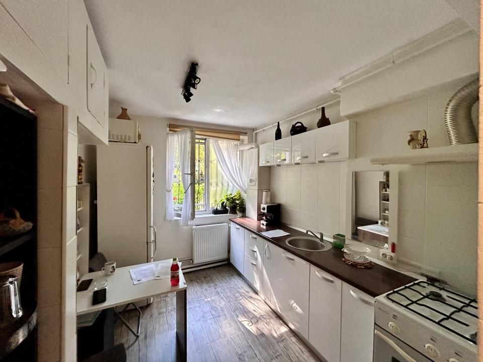 Apartament 2 camere, parter, centrala proprie, renovat, Cina, Ploiesti